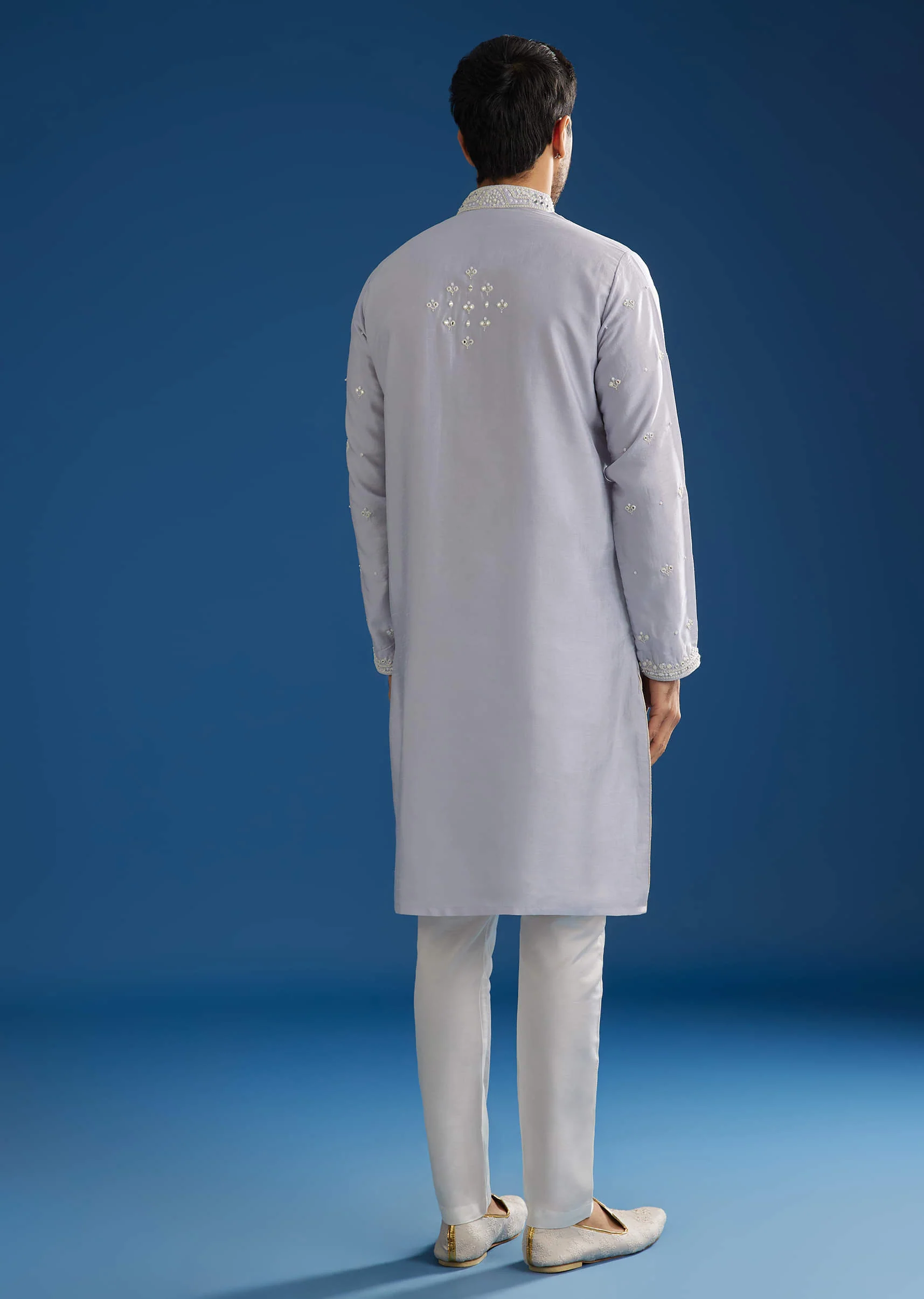 Grey Silk Mirrorwork Kurta Set With Threaded Yoke - Image 5