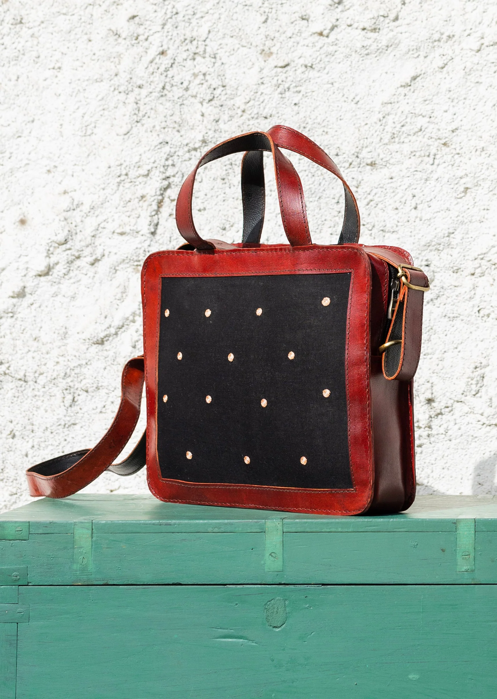 Handcraft hand embroidered leather bags - Image 6