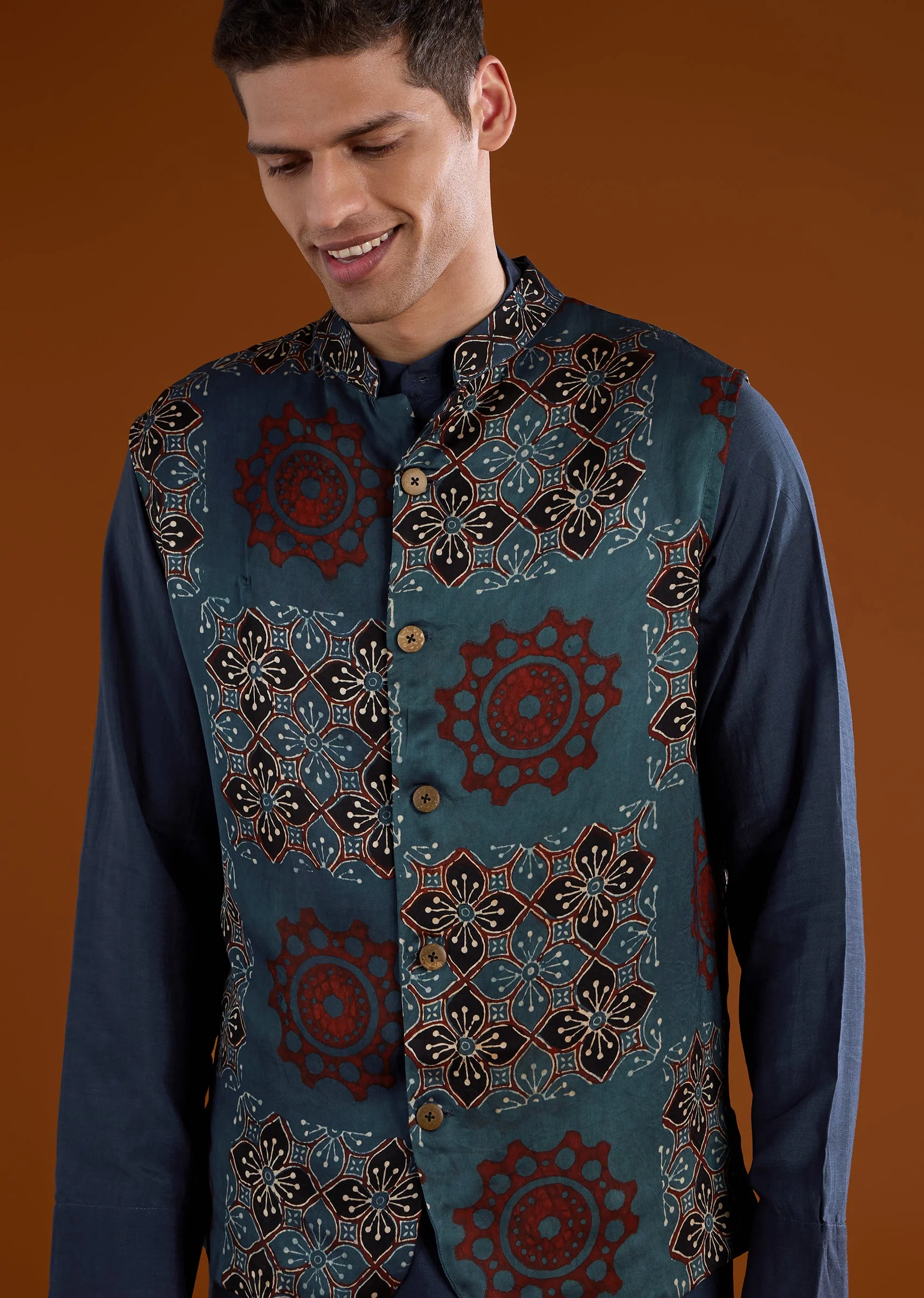 Indigo Modal Mens Kurta Jacket Set With Handblock Ajrakh - Image 2