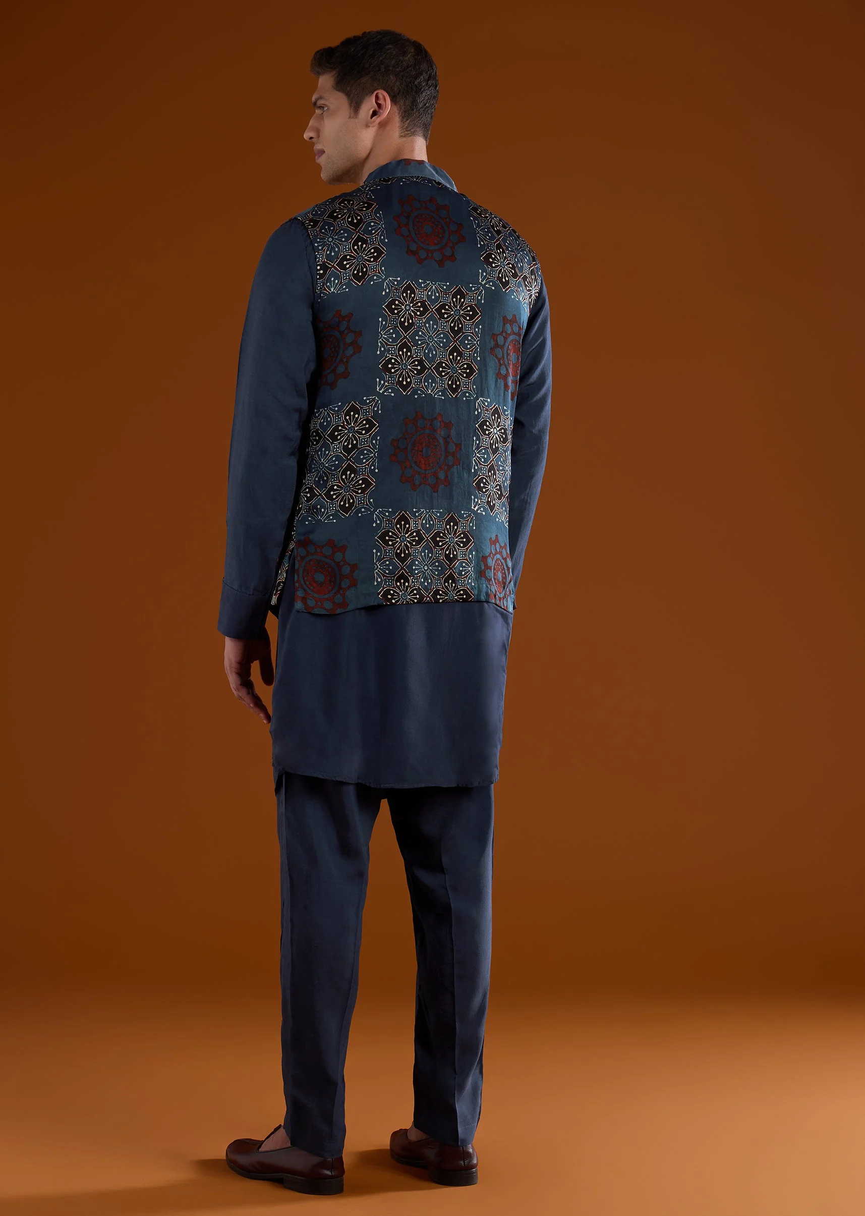 Indigo Modal Mens Kurta Jacket Set With Handblock Ajrakh - Image 5