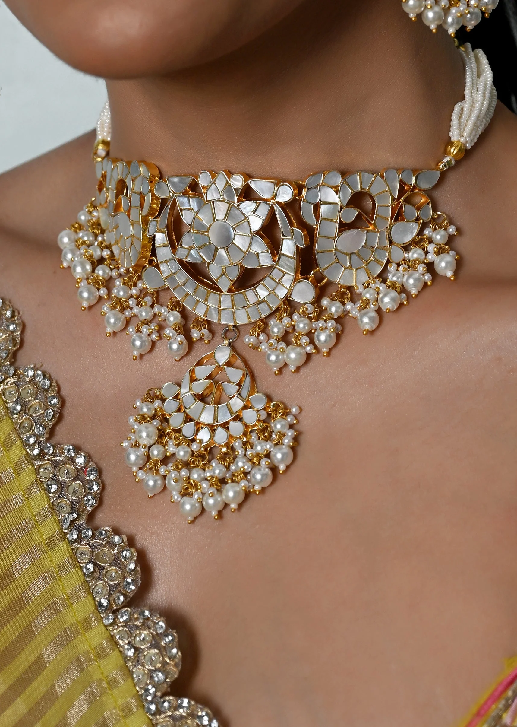 Ivory And Gold Jadau Kundan Necklace Set With Earrings - Image 2