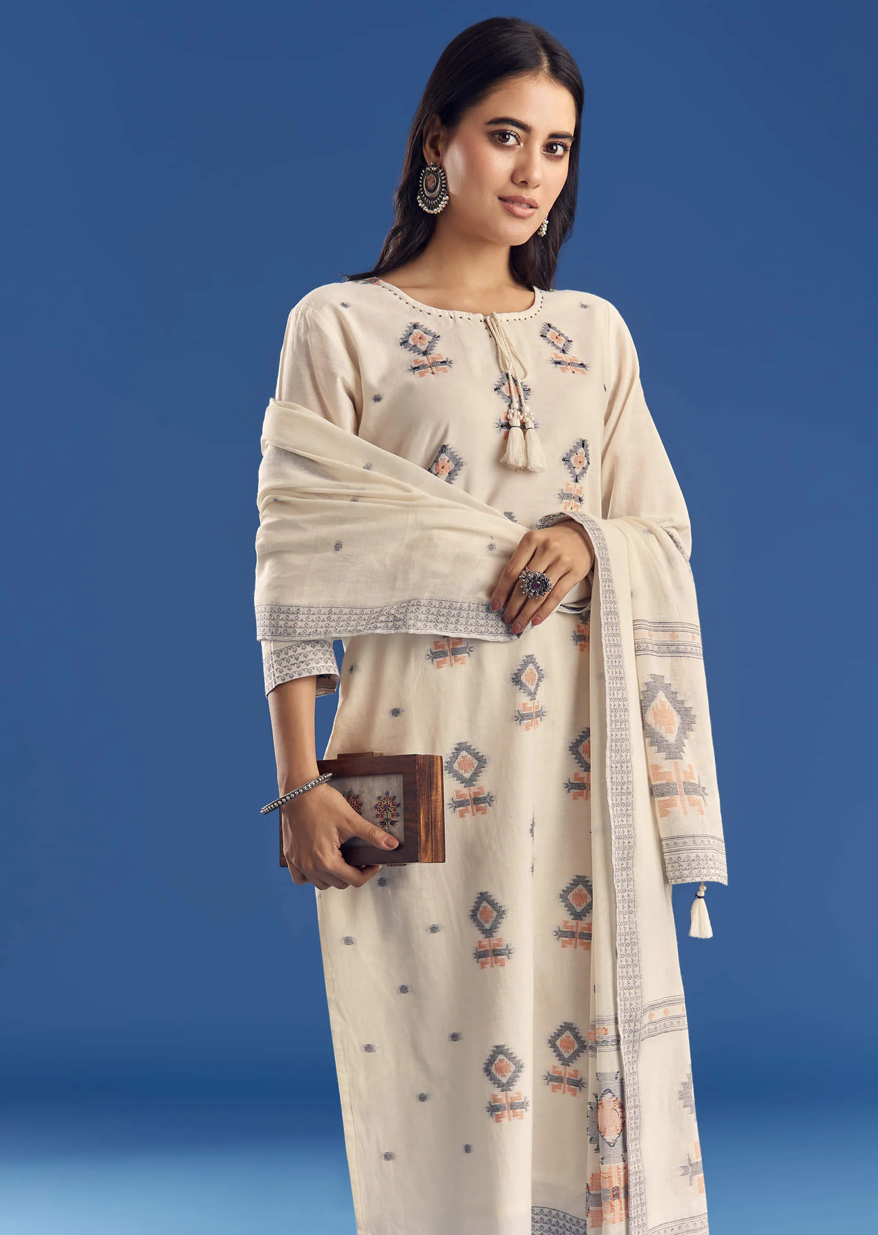 Ivory Mul Cotton Kurta Set With Thread Weaving And Dupatta - Image 2