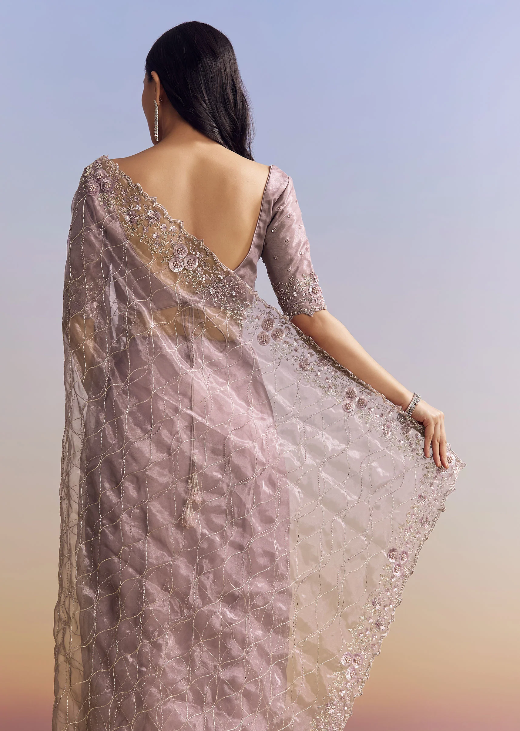 Lavender Tissue Saree With Floral Jaal - Image 4