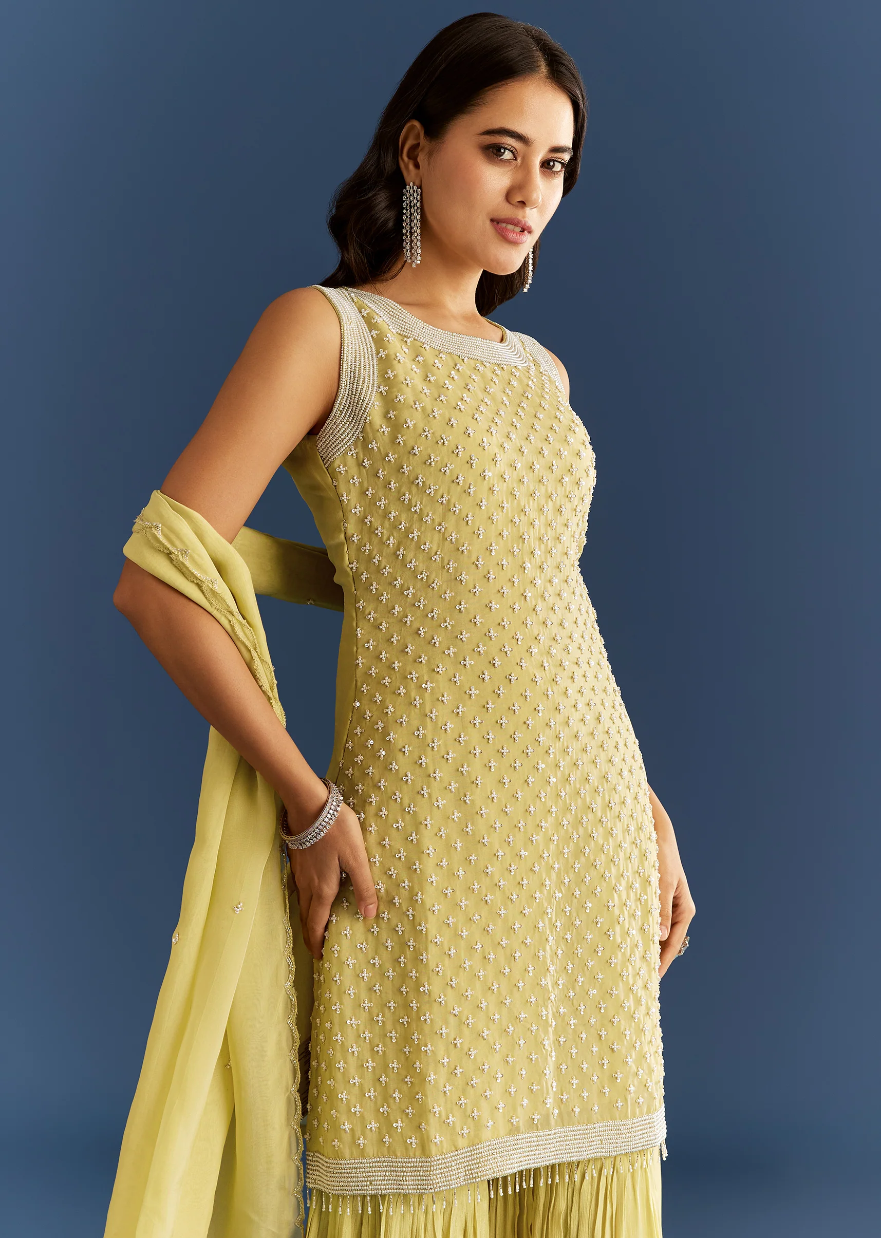 Light Lime Green Organza Kurta Set With Embroidered Scallop Hem Dupatta - Image 4