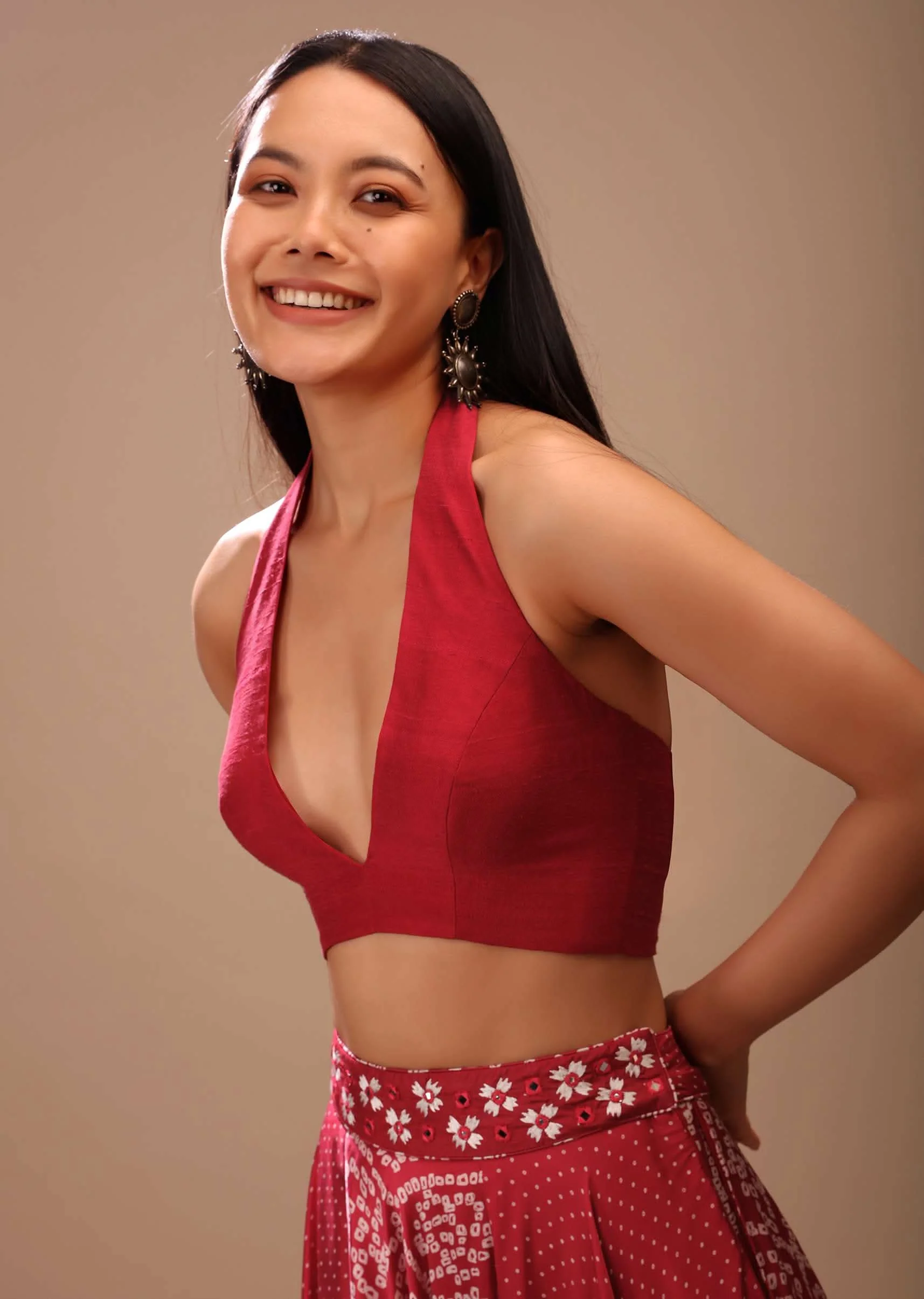 Lipstick Red Backless Blouse In Raw Silk With Halter Neckline And Plunging Neckline - Image 3