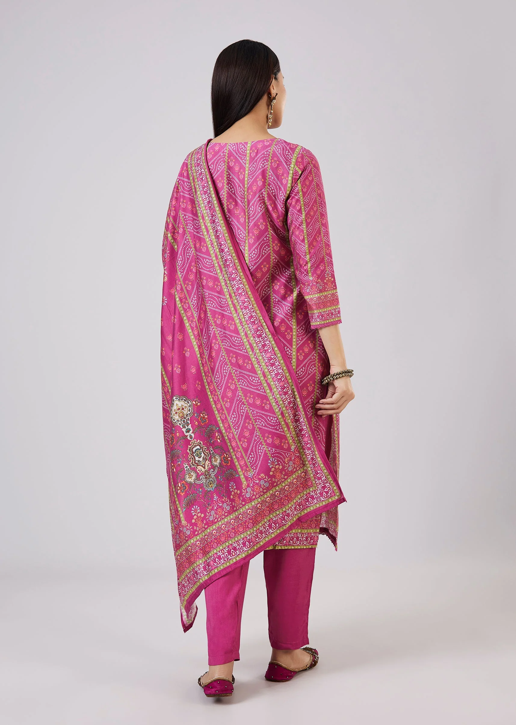 Magenta Modal Kurta Set With Embellished Work - Image 5
