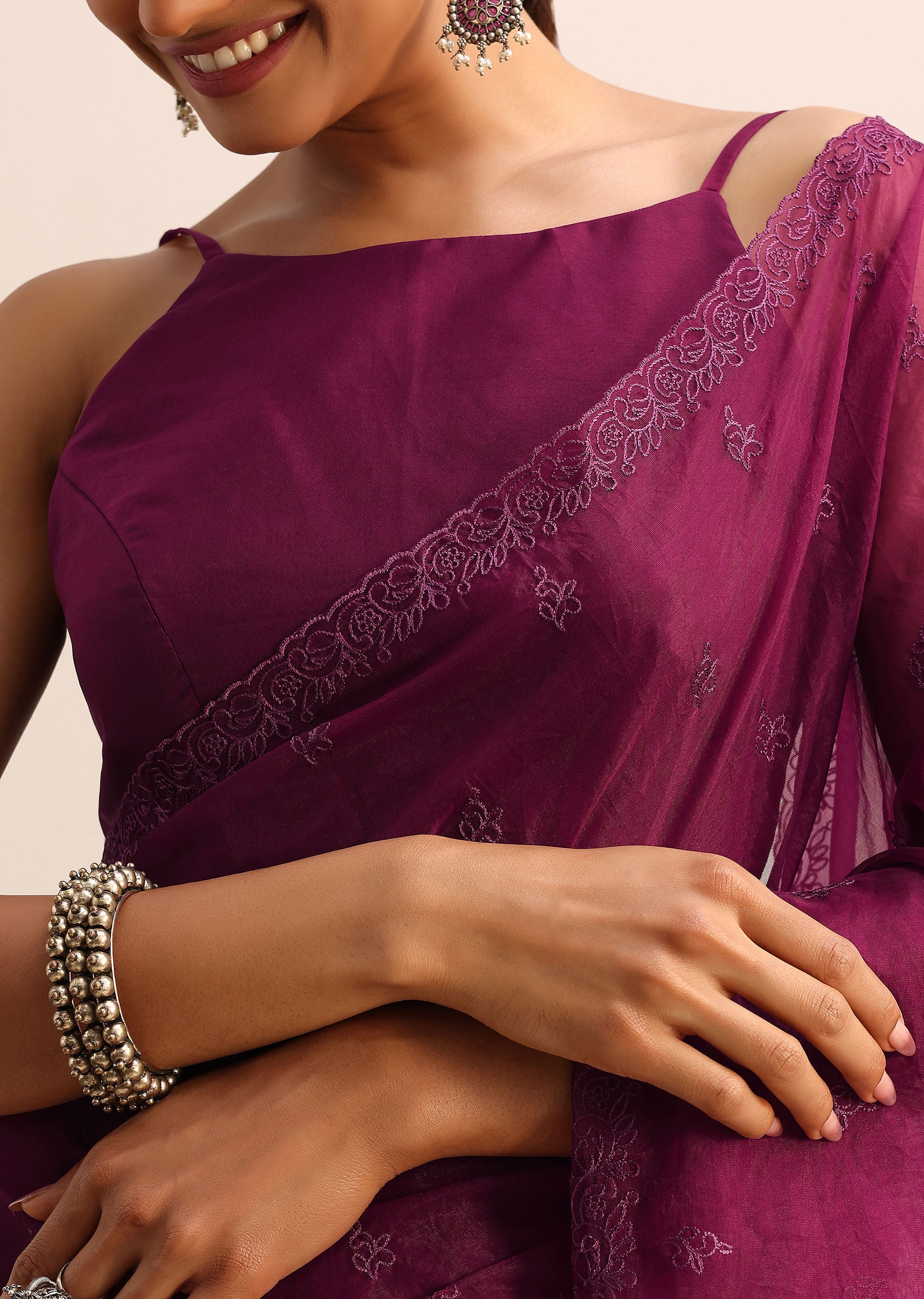 Magenta Organza Saree With Floral Resham Work And Unstitched Blouse - Image 2