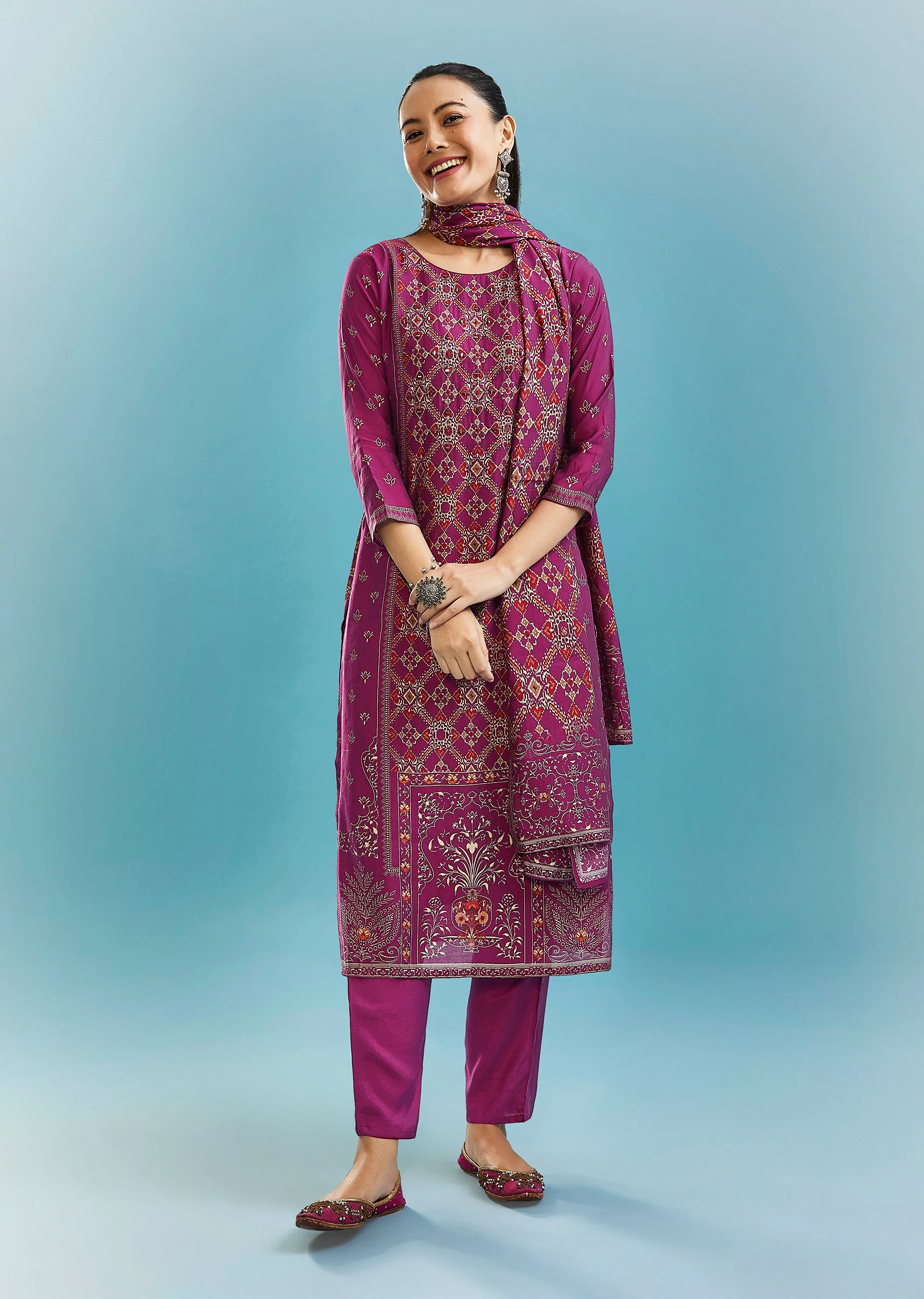 Magenta Printed Kurta Set With Mirror And Zari Work - Image 3