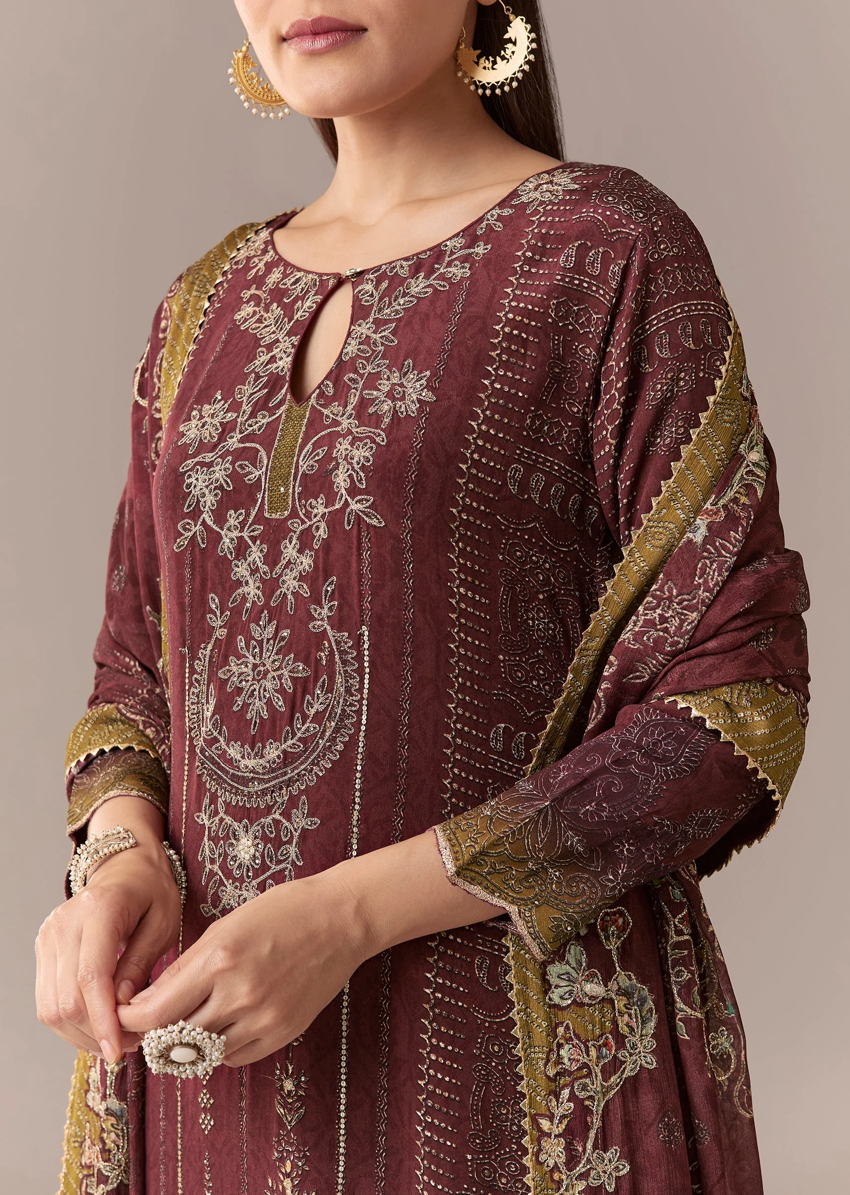 Maroon Printed Zari Kurta Set With Pant And Dupatta - Image 2