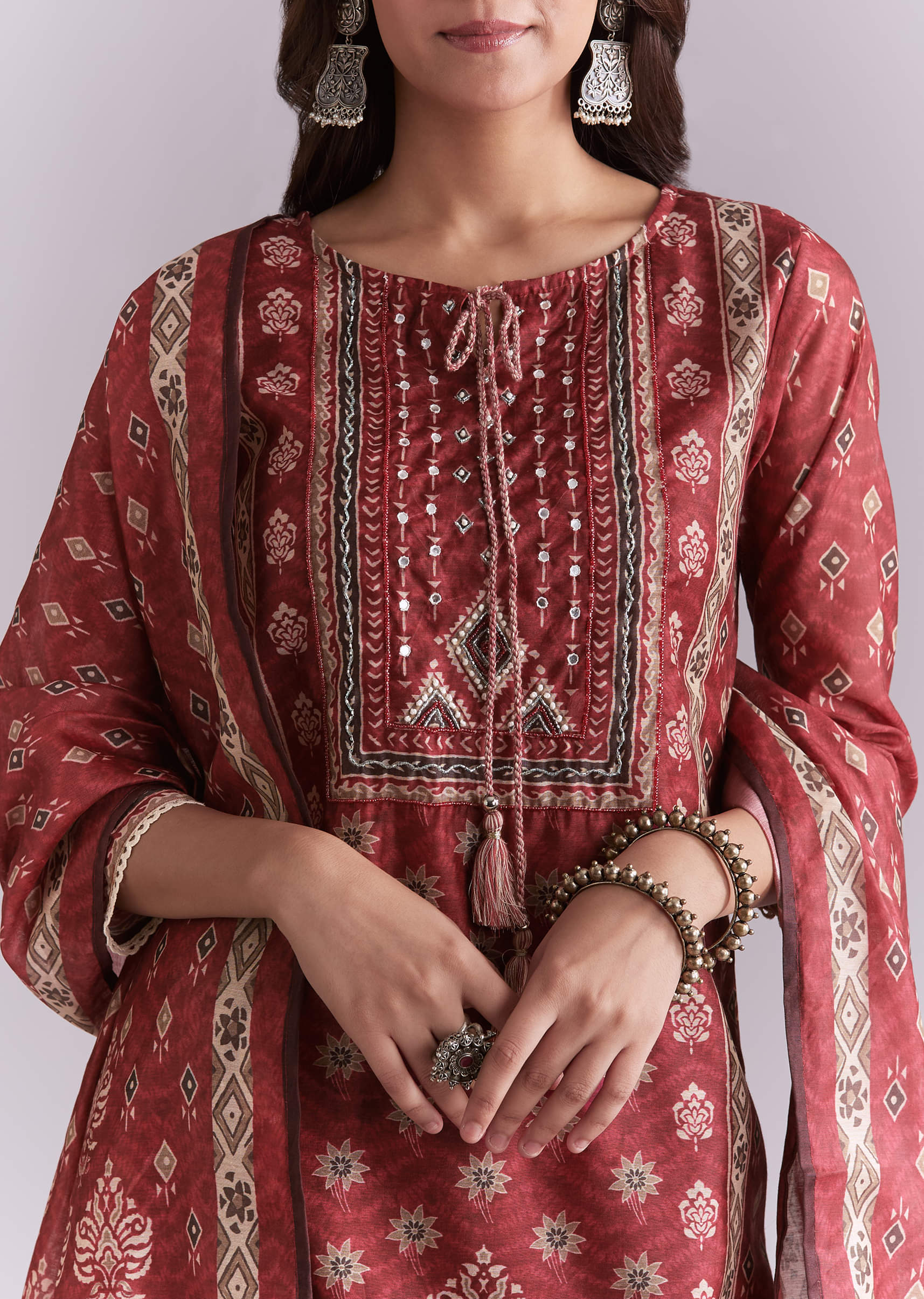 Maroon Silk Kurta Set With Indie Print - Image 2