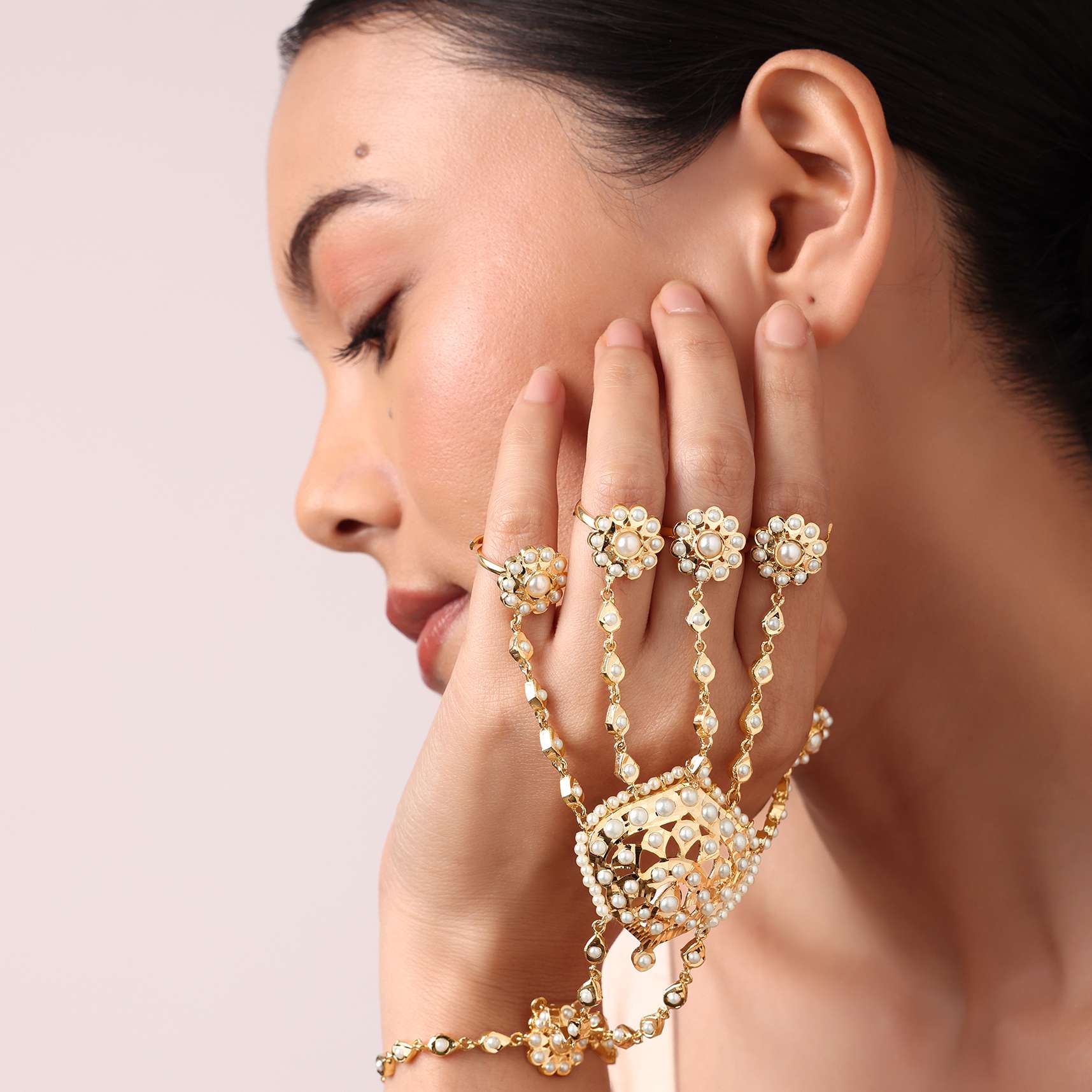 Multicolor Floral Kundan Hathphool With Pearls - Image 2