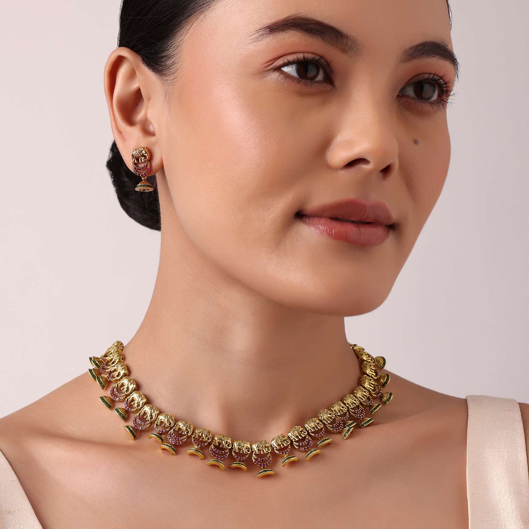 Multicolor Temple Kundan Choker Set - Image 7