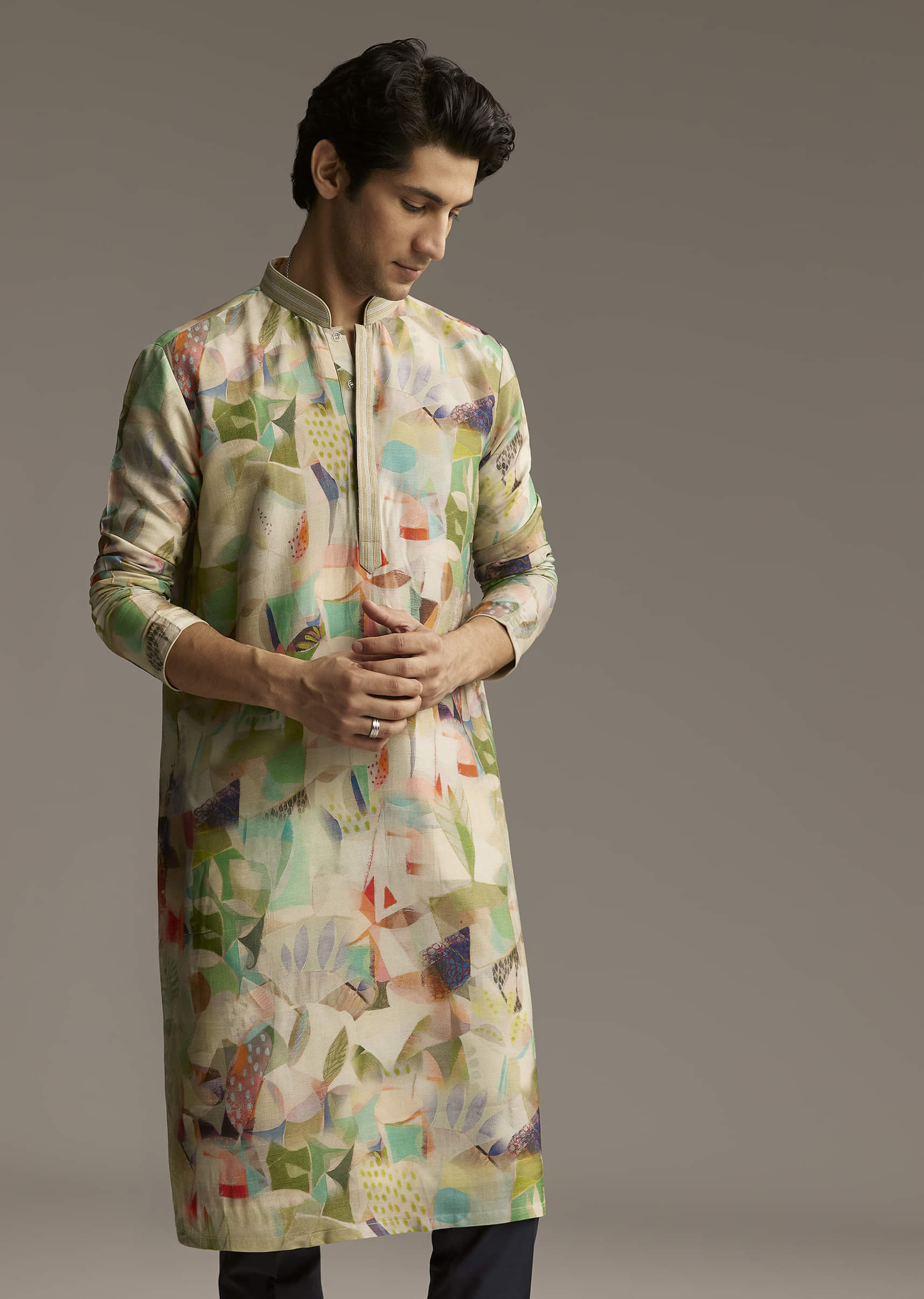 Multicolour Silk Kurta Set For Men With Abstract Geometric Print - Image 4