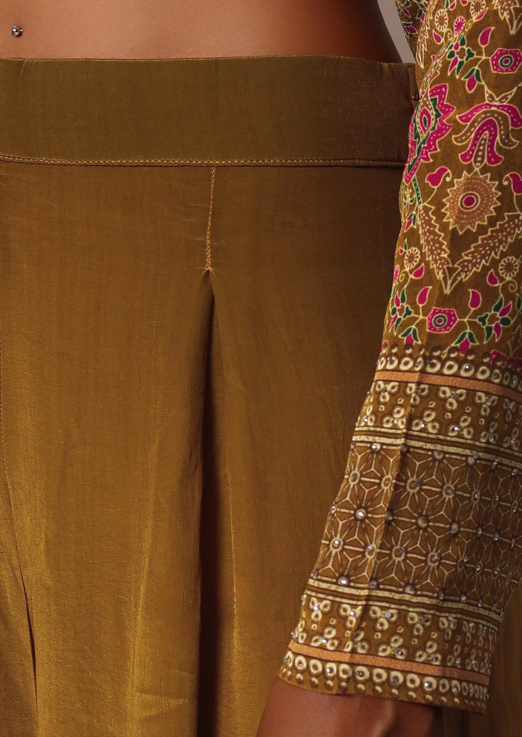 Mustard Printed Palazzo Set In Chiffon With Stone Work Kurta - Image 6