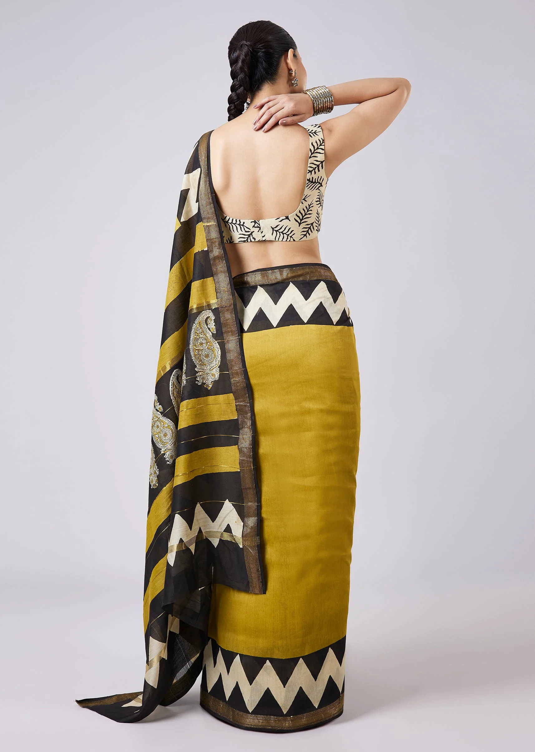 Mustard Yellow Block Printed Saree with Unstitched Blouse - Image 4