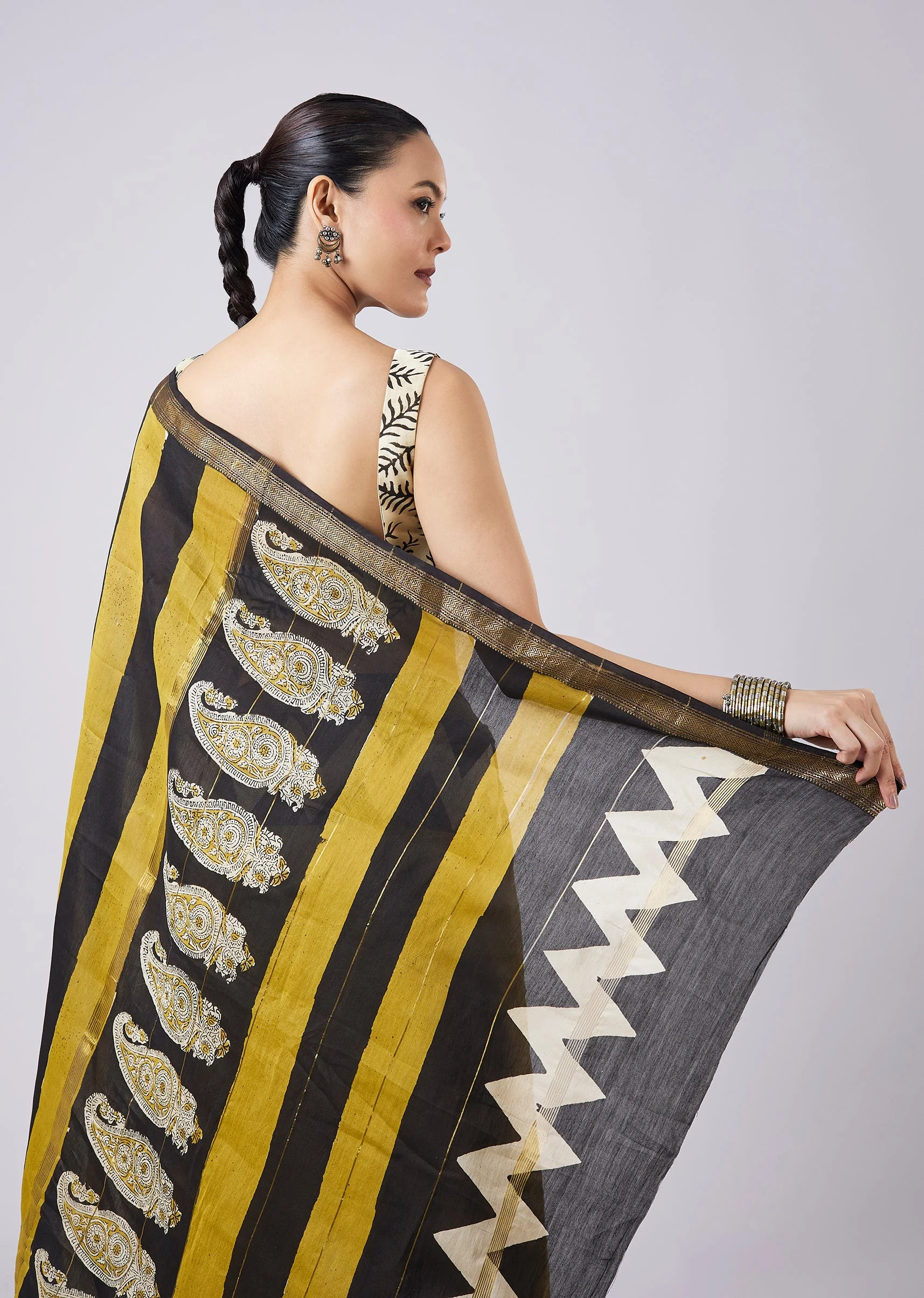 Mustard Yellow Block Printed Saree with Unstitched Blouse - Image 6