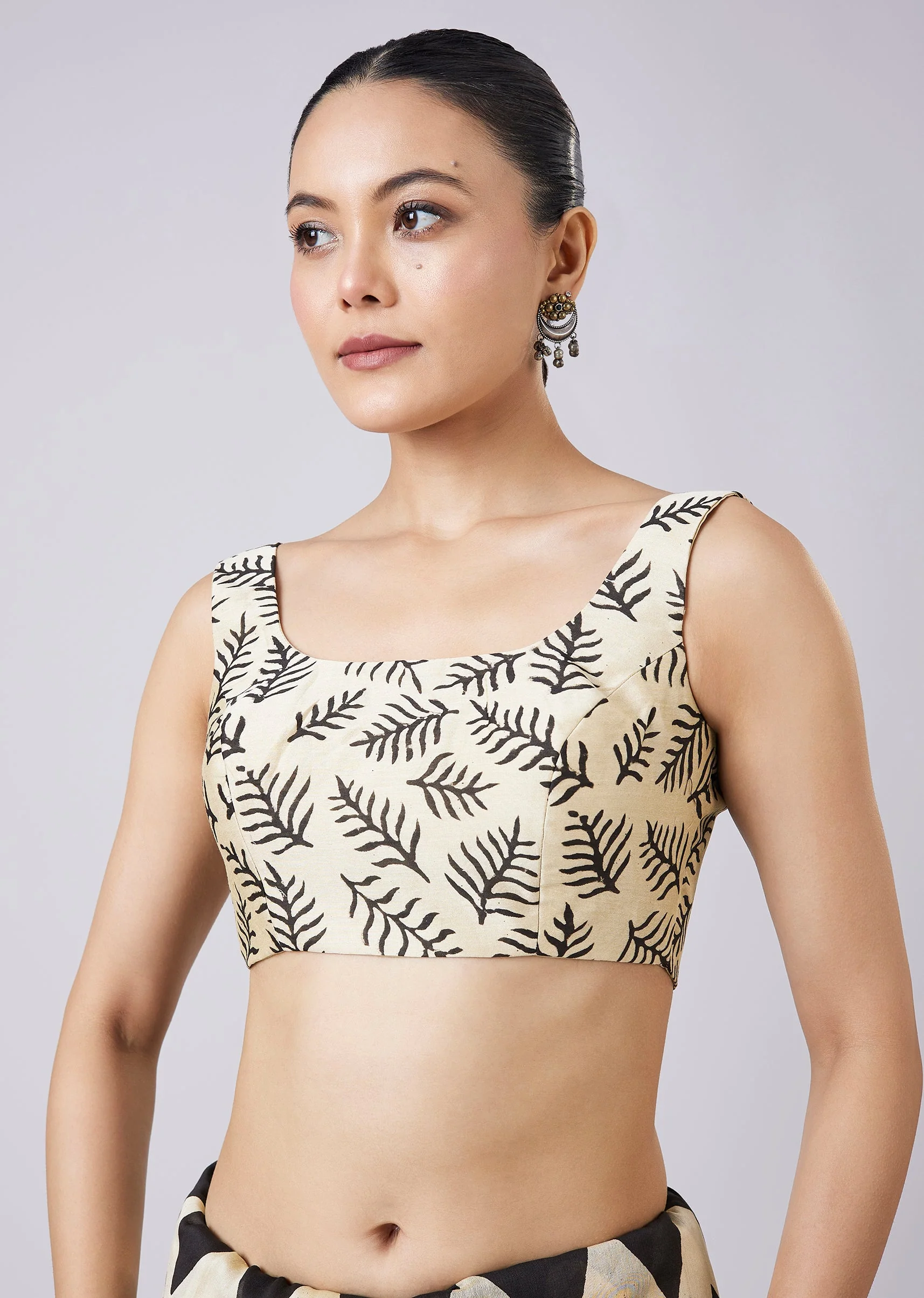 Mustard Yellow Block Printed Saree with Unstitched Blouse - Image 7