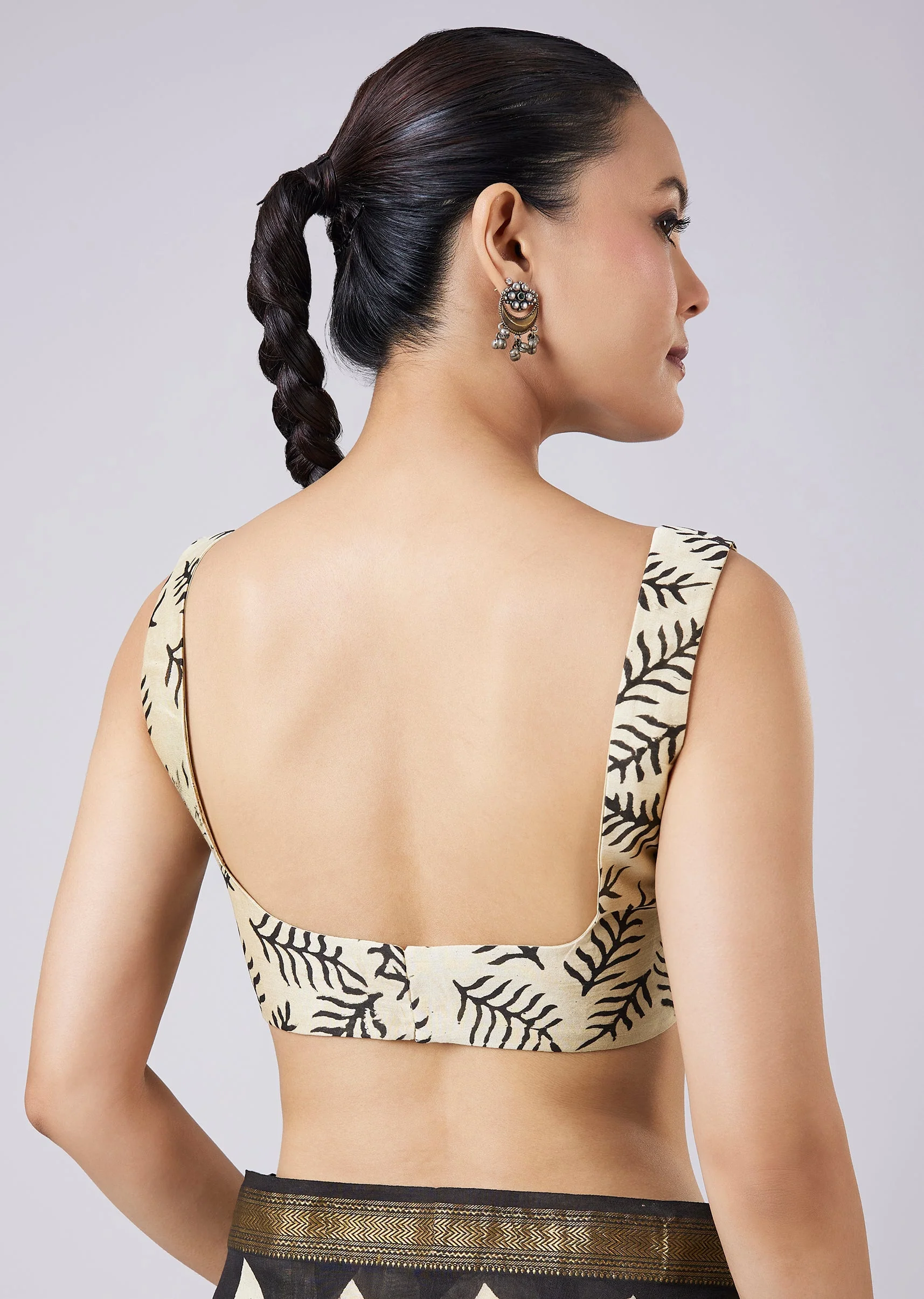 Mustard Yellow Block Printed Saree with Unstitched Blouse - Image 8