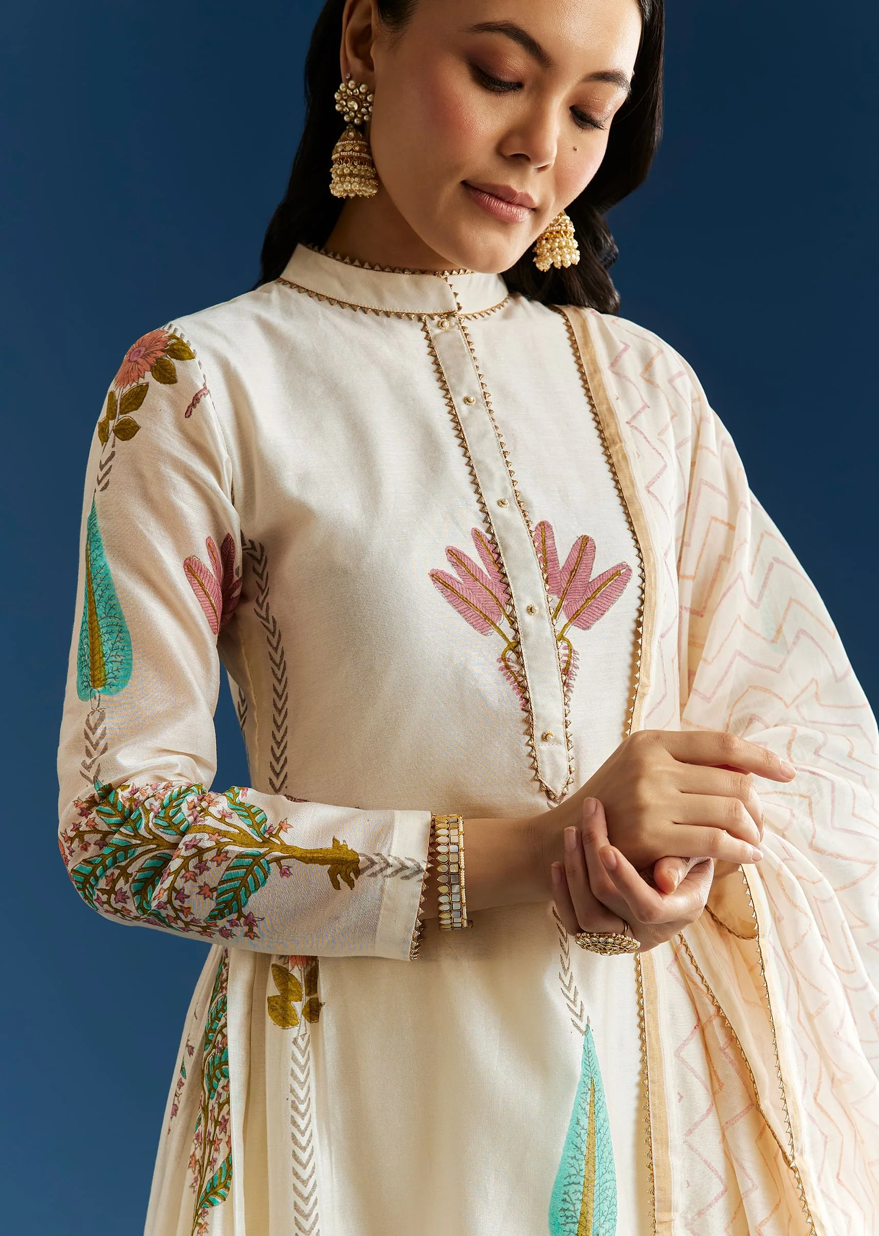Off White Block Print Anarkali With Gotta Lace Neckline And Dupatta - Image 4