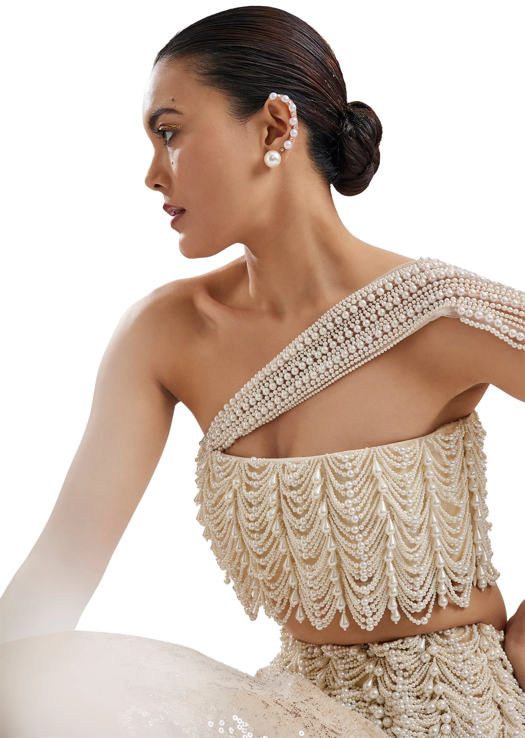 Off-White Bustier Lehenga With Detachable Pallu - Image 3