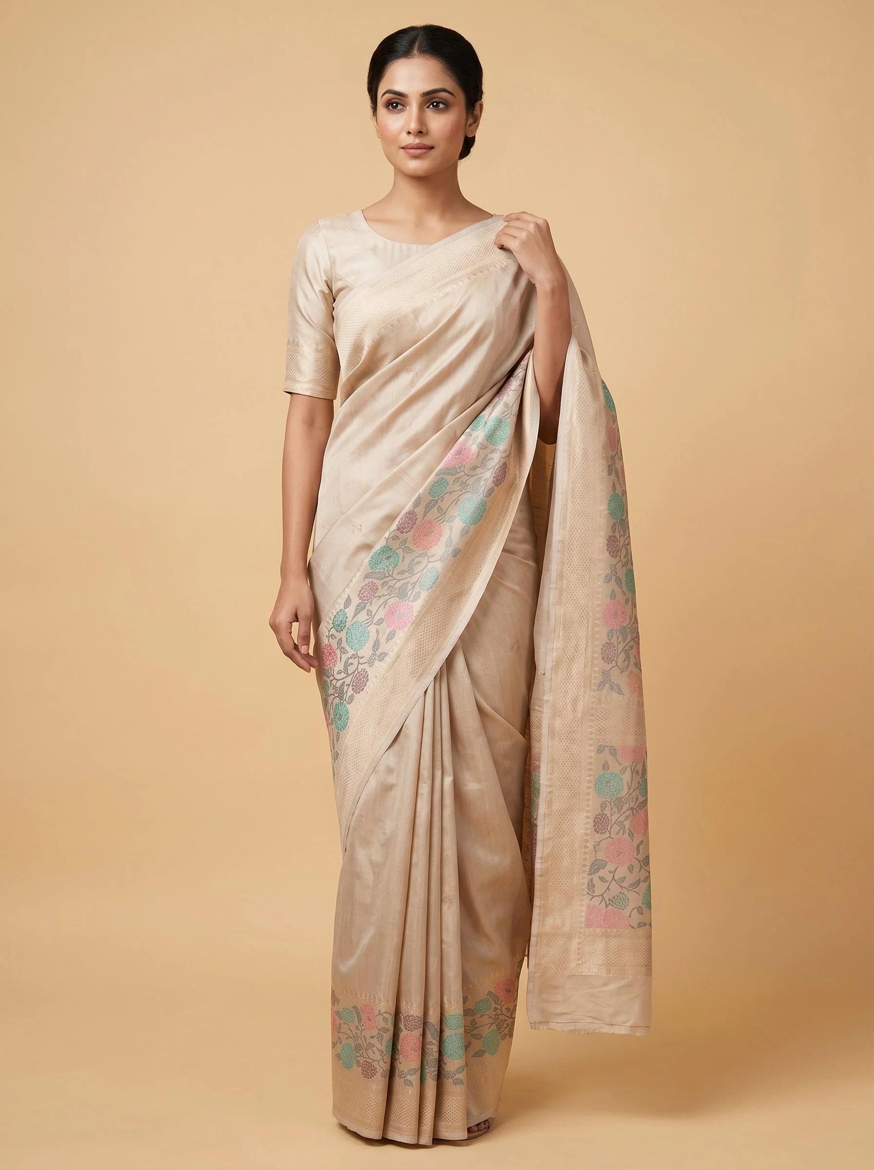 Off White Elegant Handloom Saree