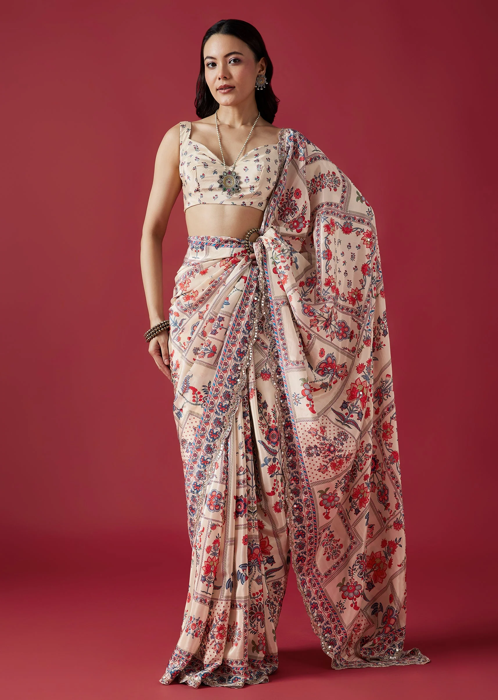 Off-White Floral Printed Crepe Saree With Mirror And Sequin Work - Image 3