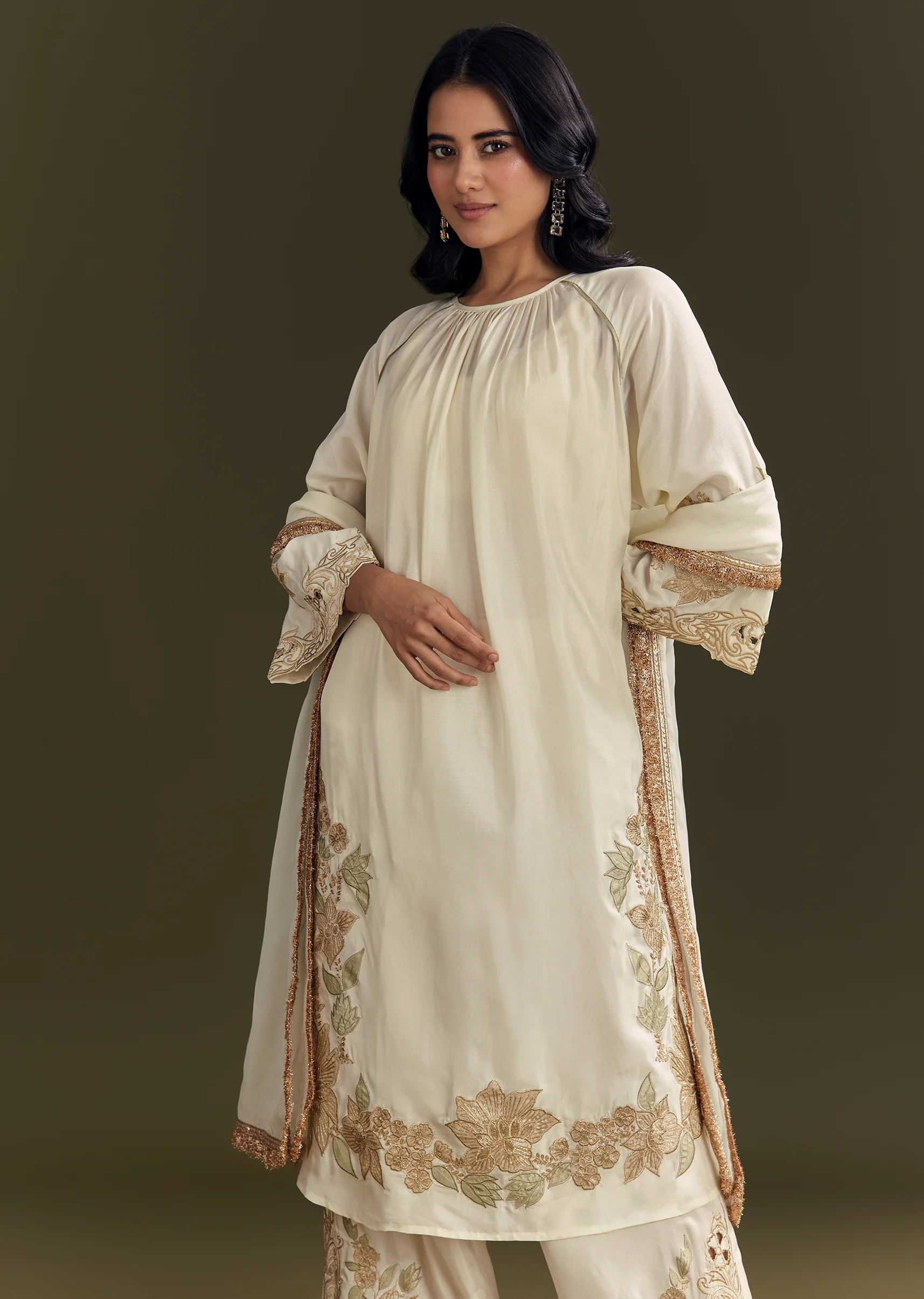 Off White Russian Silk Kurta Dupatta Set With Applique Zari Work - Image 4