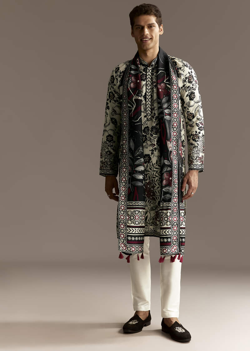 Off White Silk Kurta Set With Dupatta - Image 4