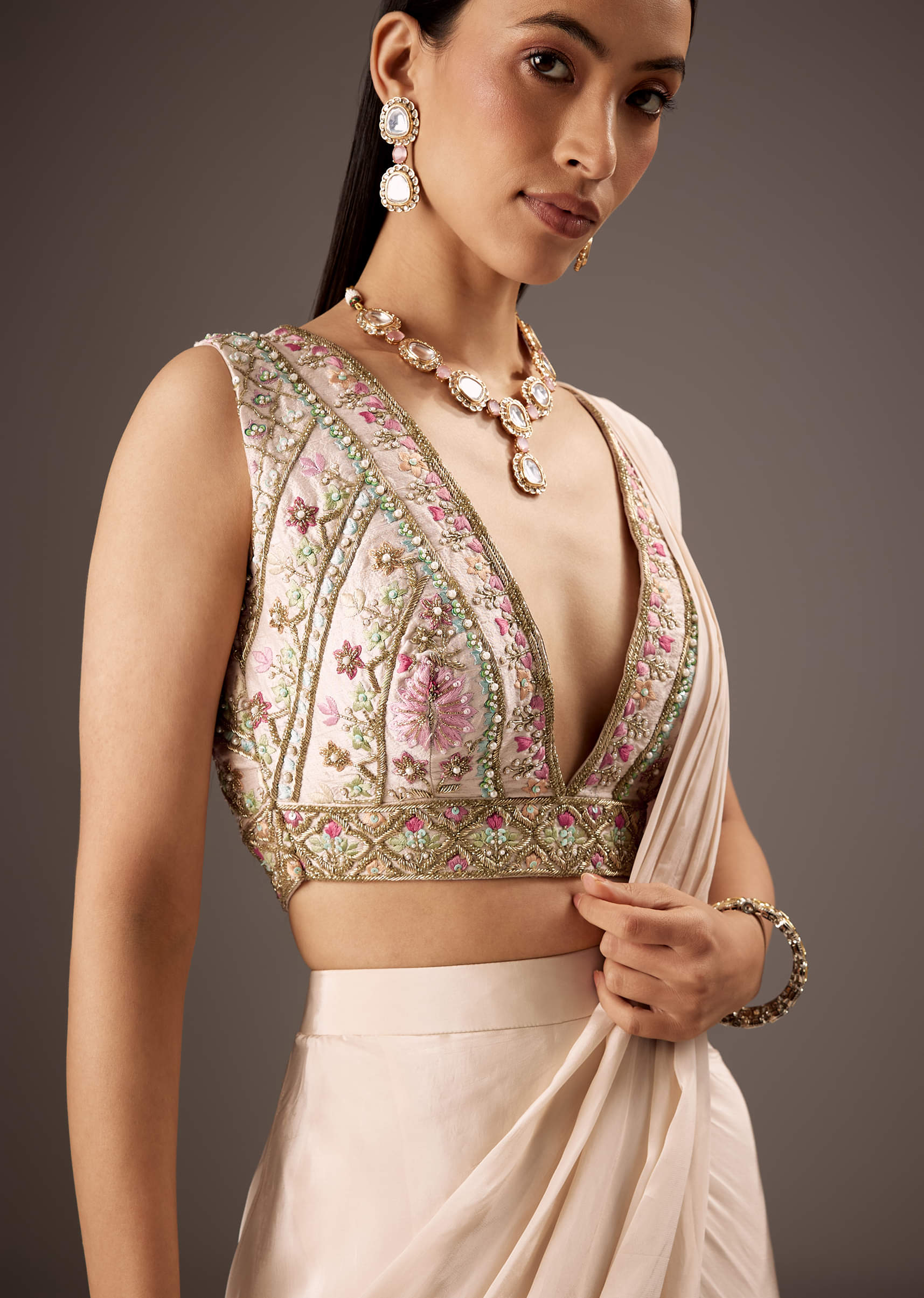 Off White Silk Saree With Embroidered Blouse - Image 3