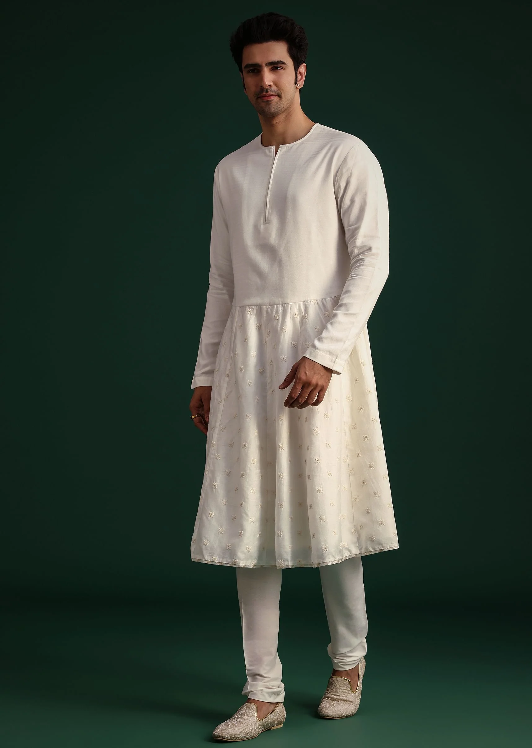 Off White Silk Threadwork Sherwani Suit With Dupatta And Mala - Image 7