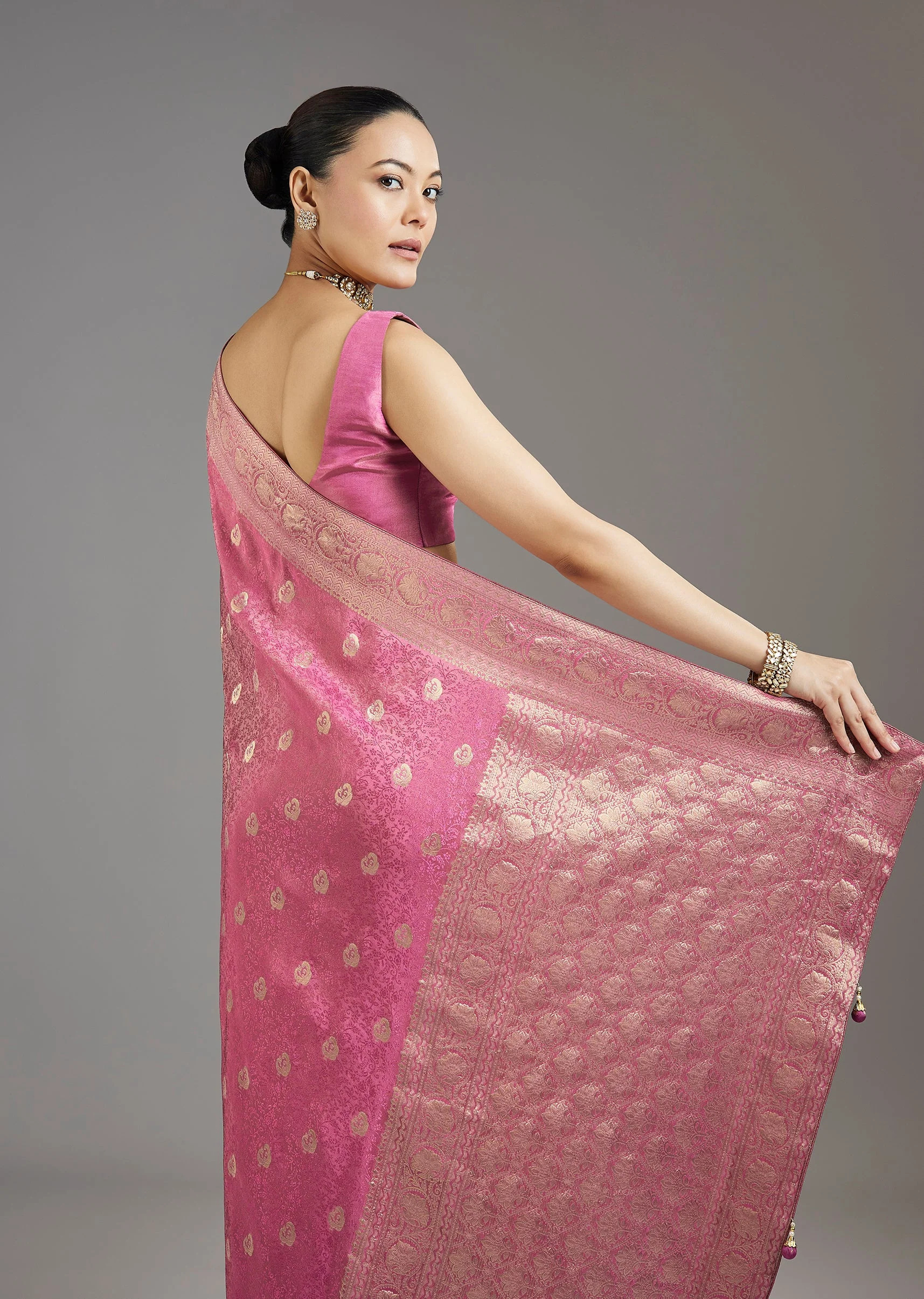 Onion Pink Dola Silk Jacquard Saree - Image 6