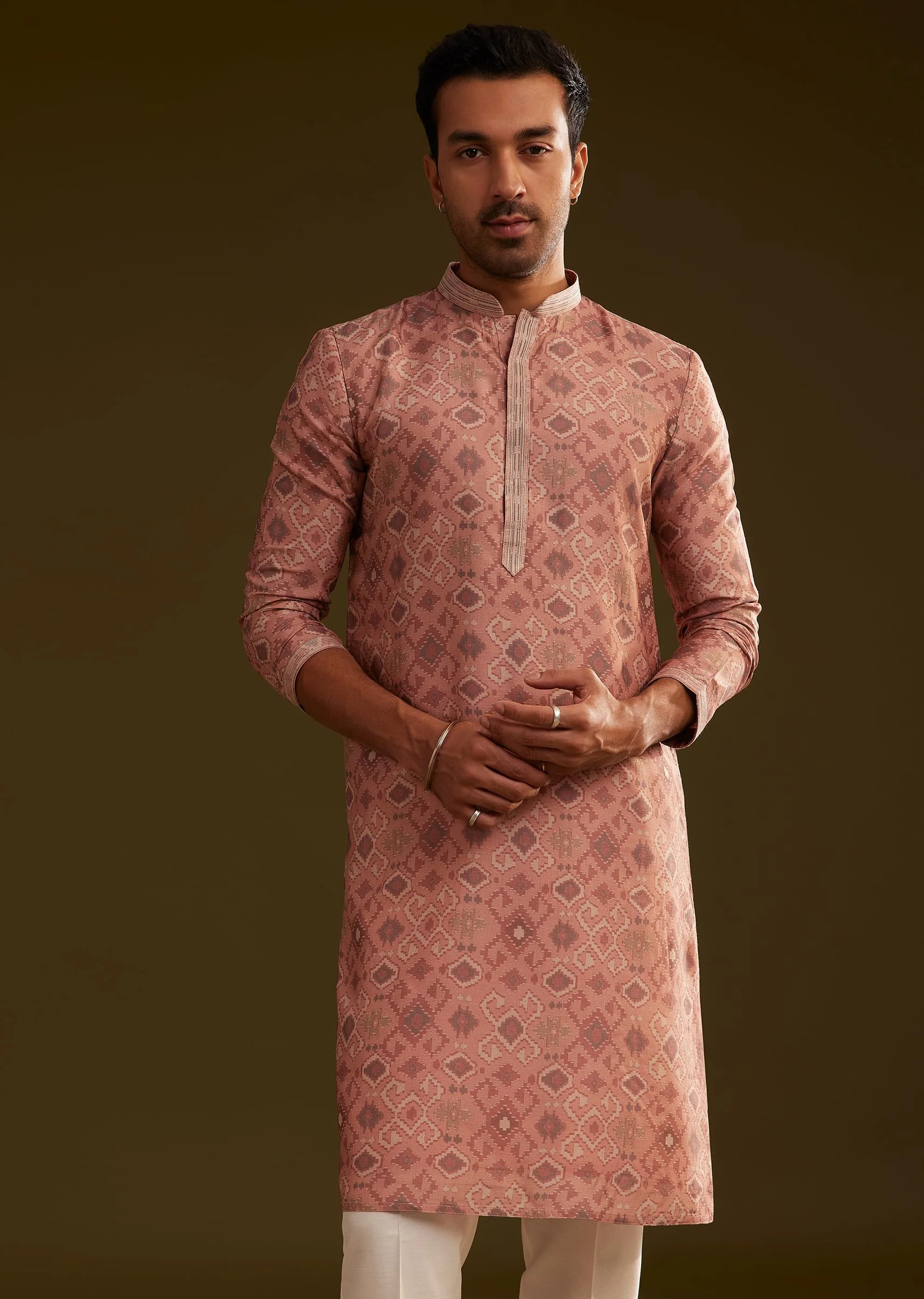 Onion Pink Kurta Set with Geometric Print - Image 4