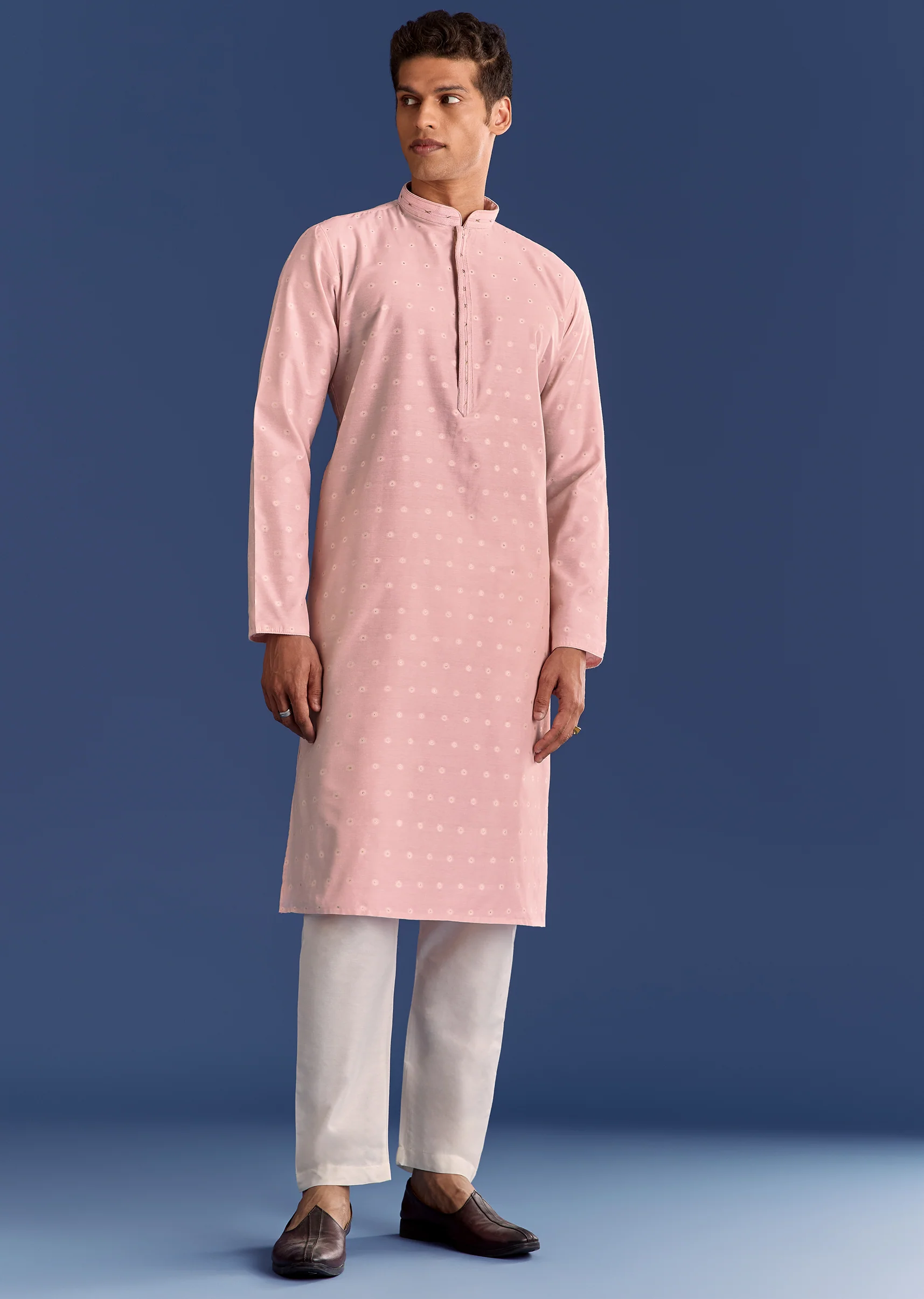 Peach Banaras Jacquard Kurta Set With Butti Print - Image 4