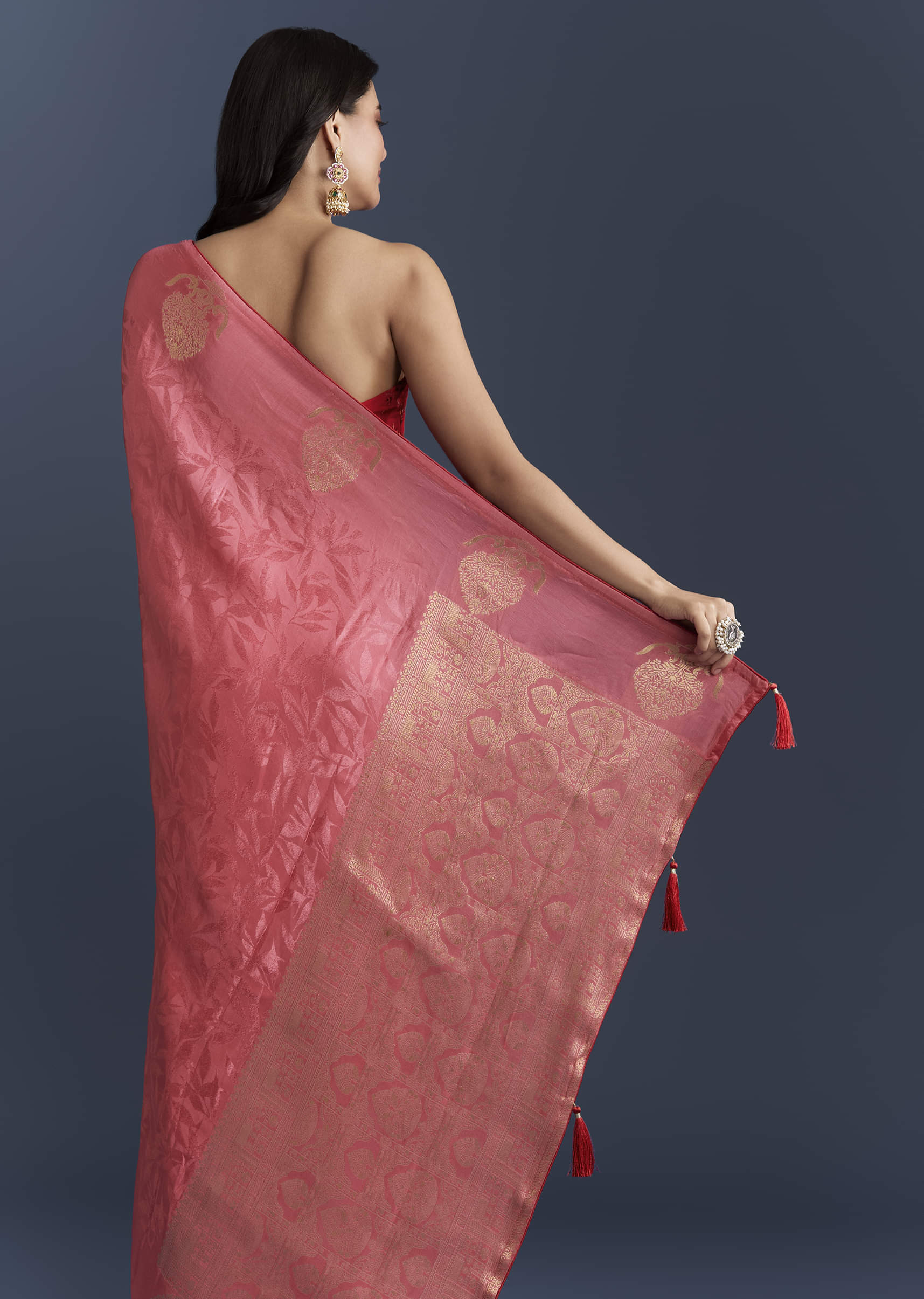 Peach Jacquard Woven Saree With Zari Work - Image 6