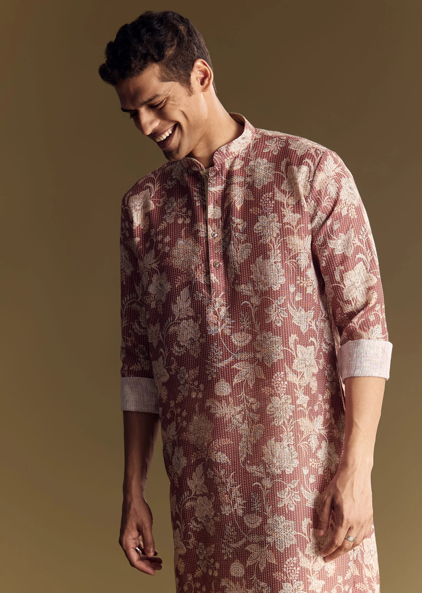 Peach Linen Kurta Set With Floral Print And Kantha Work - Image 3