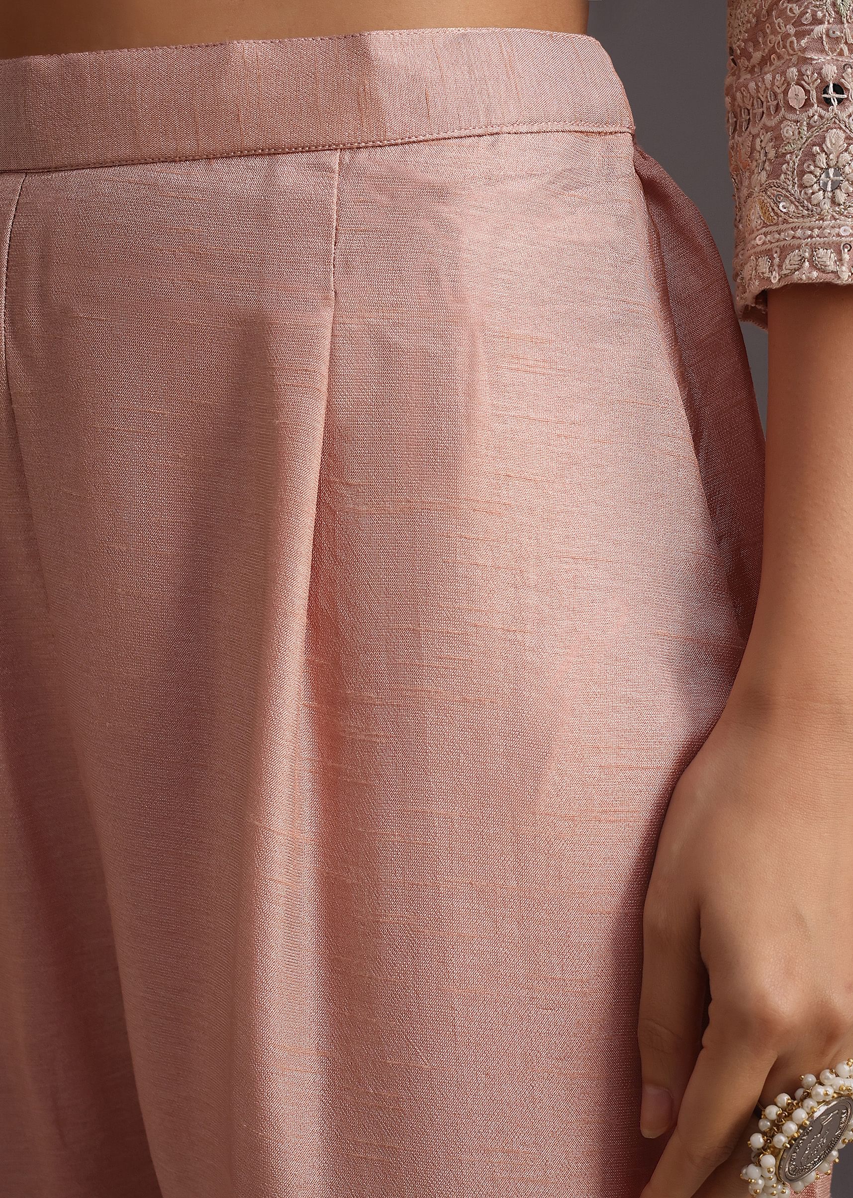 Peach Lucknowi kurta set With Resham Work Dupatta - Image 6