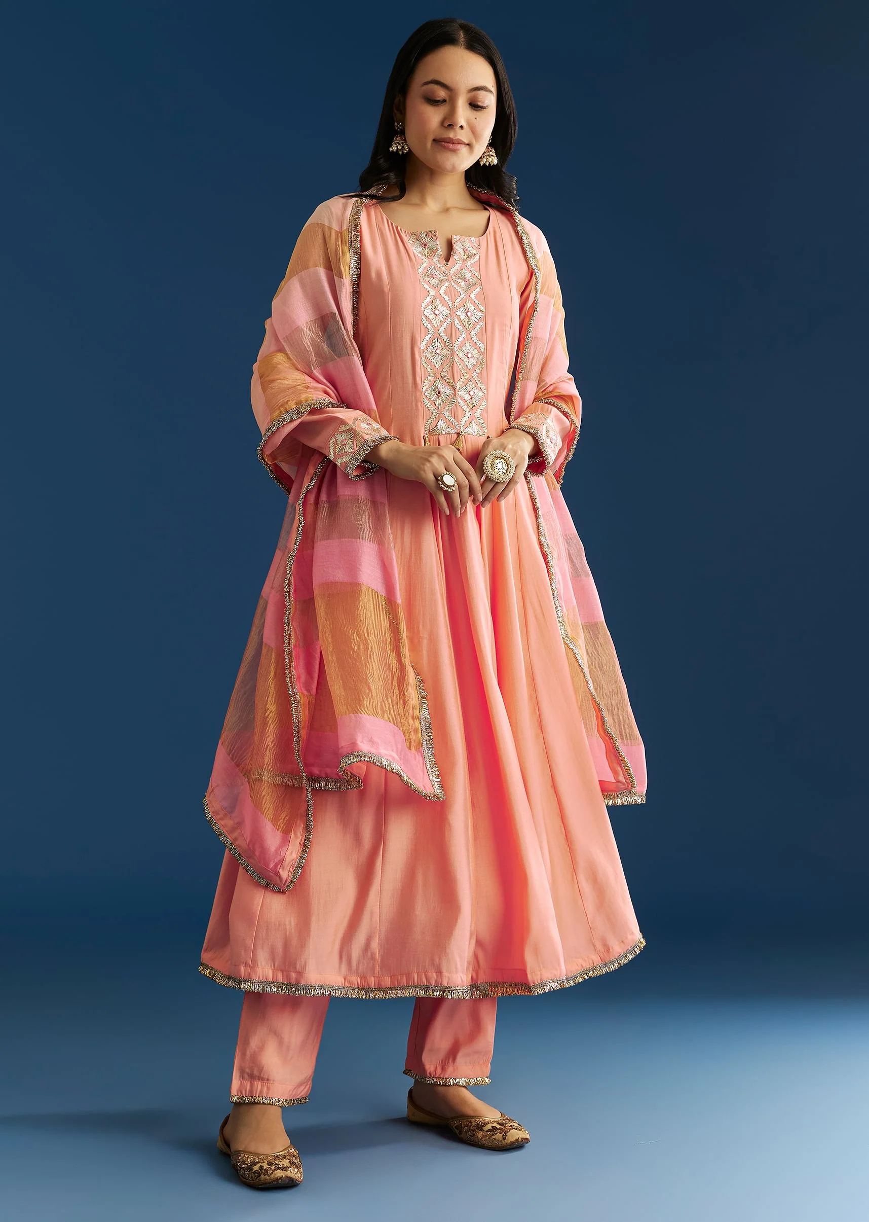 Peach Muslin Kurta Set With Gotta Lace Pant And Dupatta - Image 3