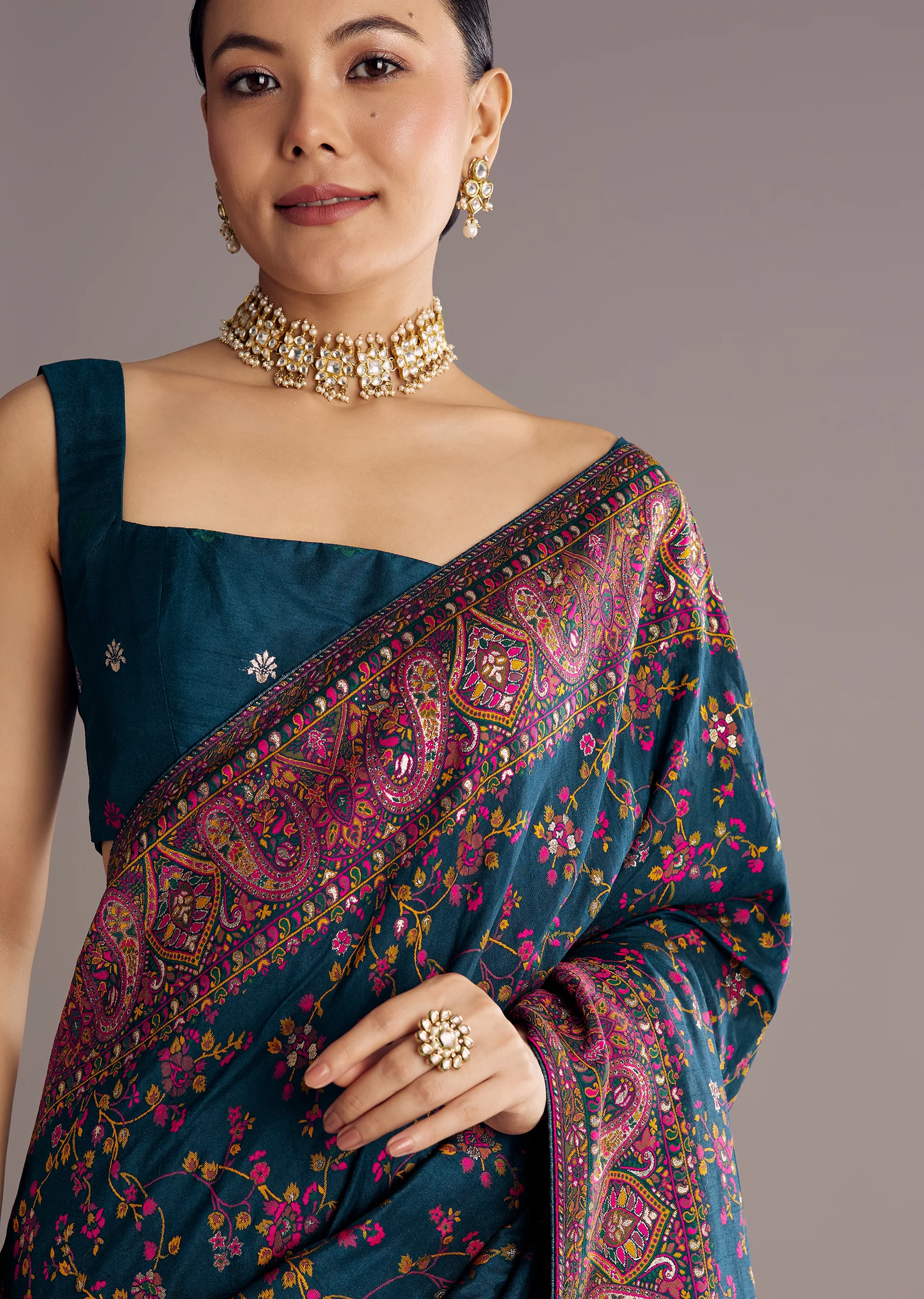 Peacock Blue Dola Silk Saree With Floral Jaal Weave - Image 3