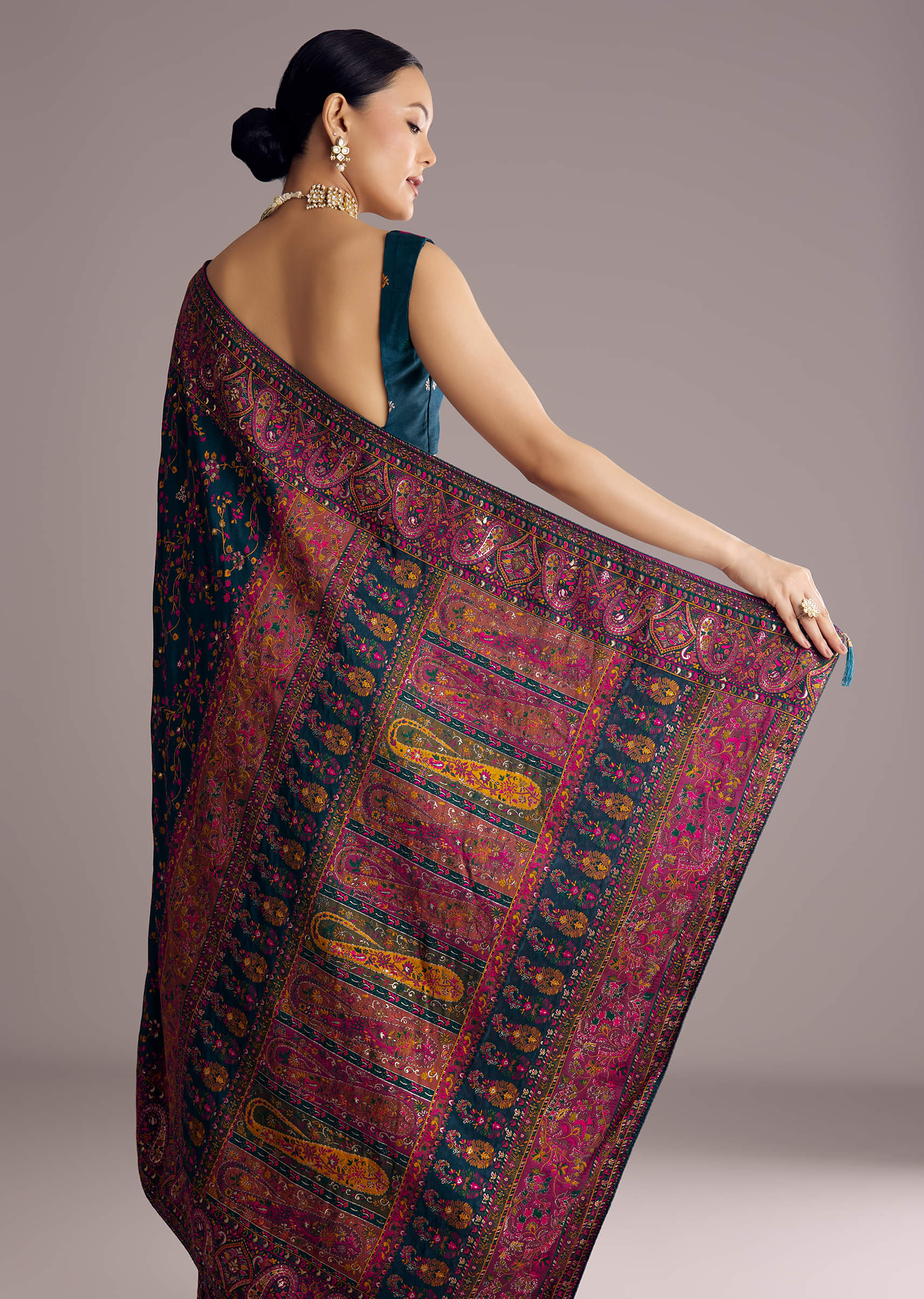 Peacock Blue Dola Silk Saree With Floral Jaal Weave - Image 4
