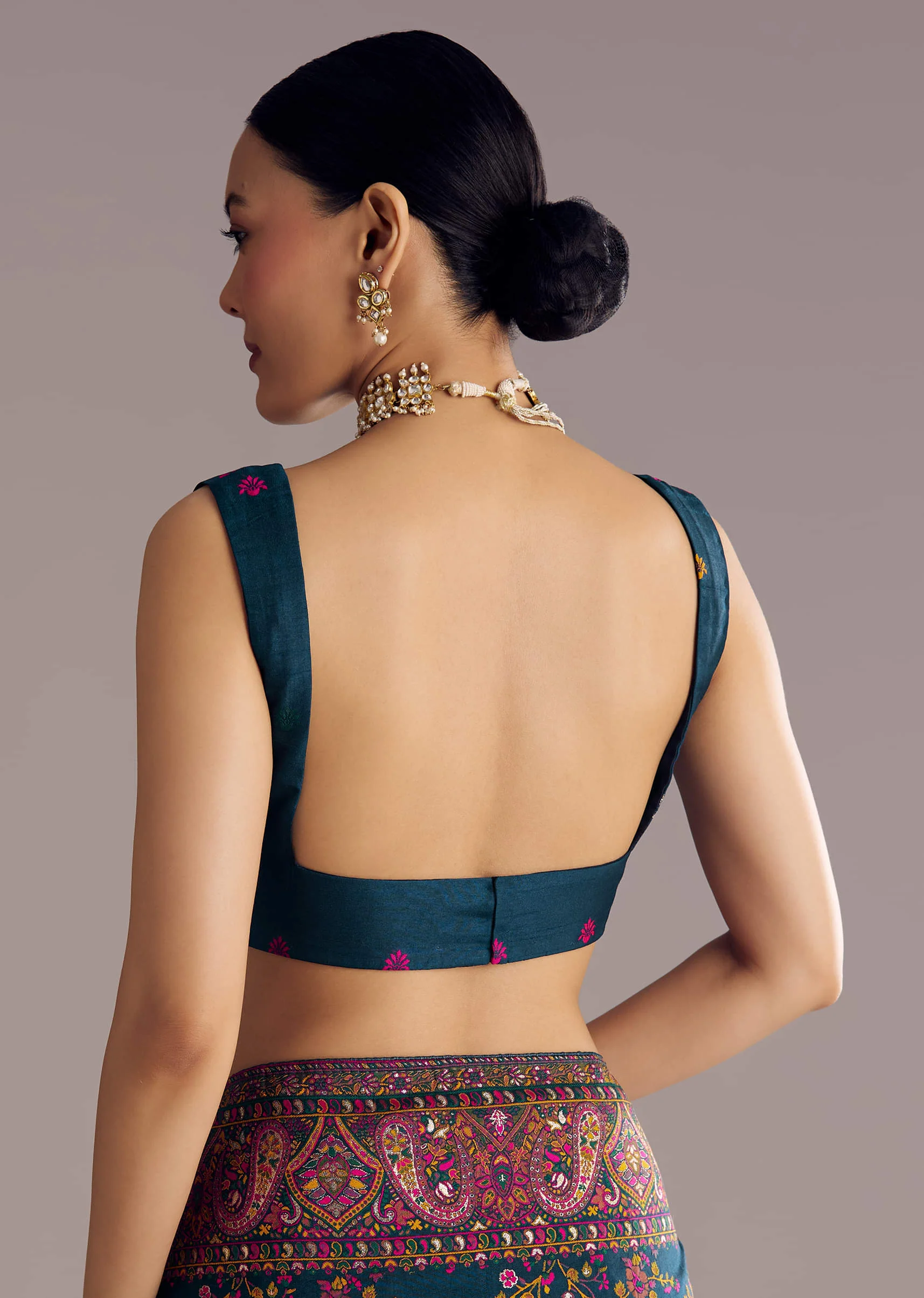 Peacock Blue Dola Silk Saree With Floral Jaal Weave - Image 8