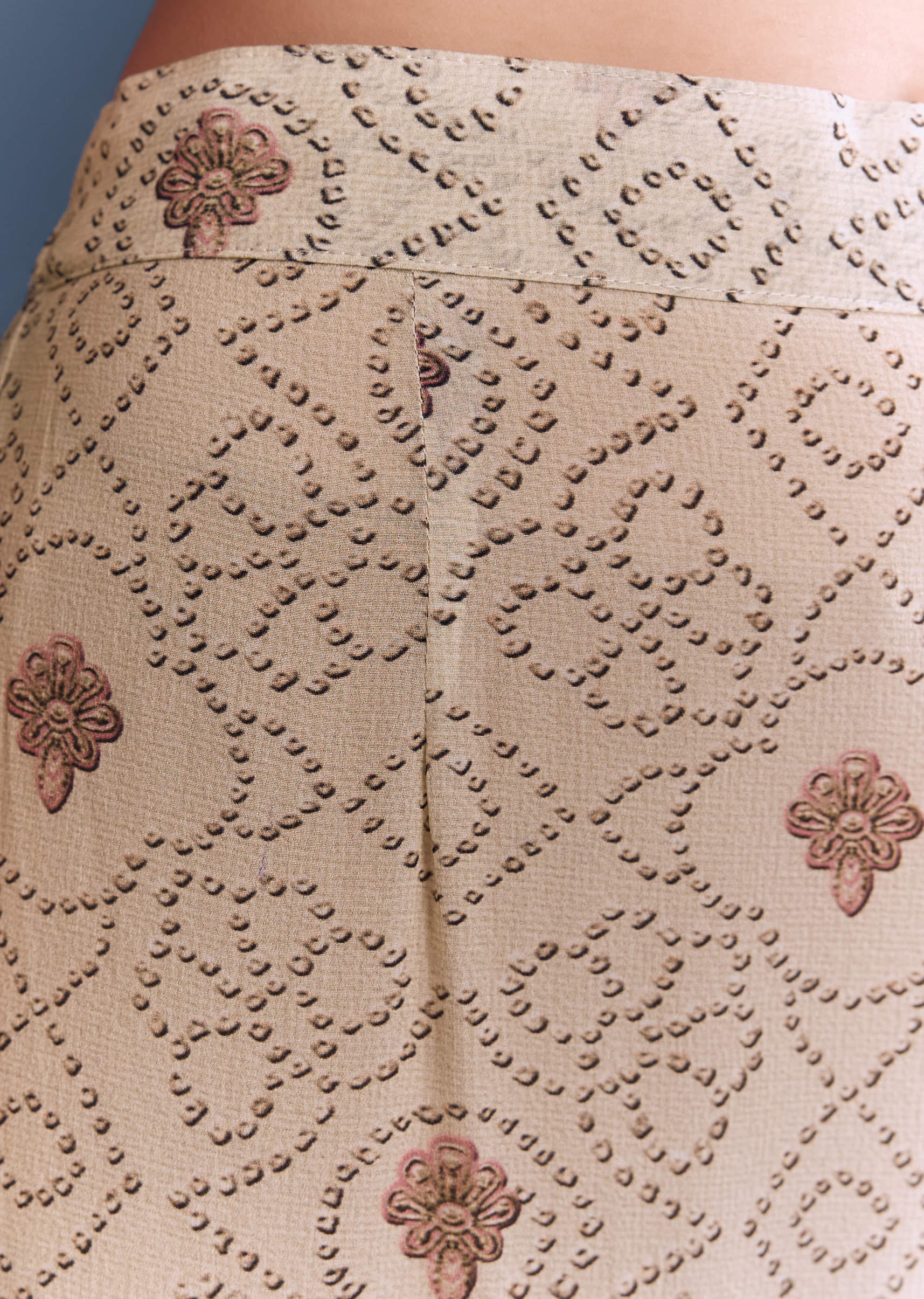 Pink Beige Ombre Crepe Kurta Set With Floral Print - Image 6