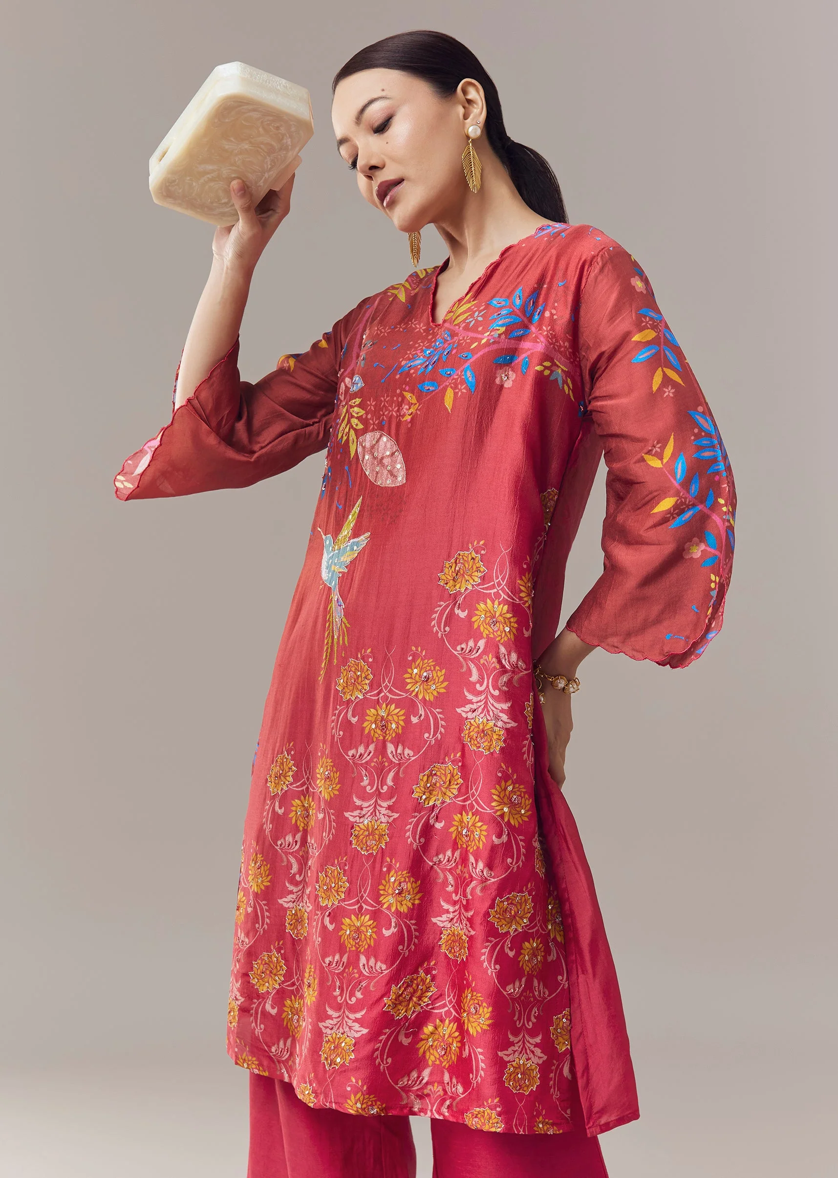 Pink Coord Set Kurti In Floral Print With Beads Zari And Sequins Work - Image 4