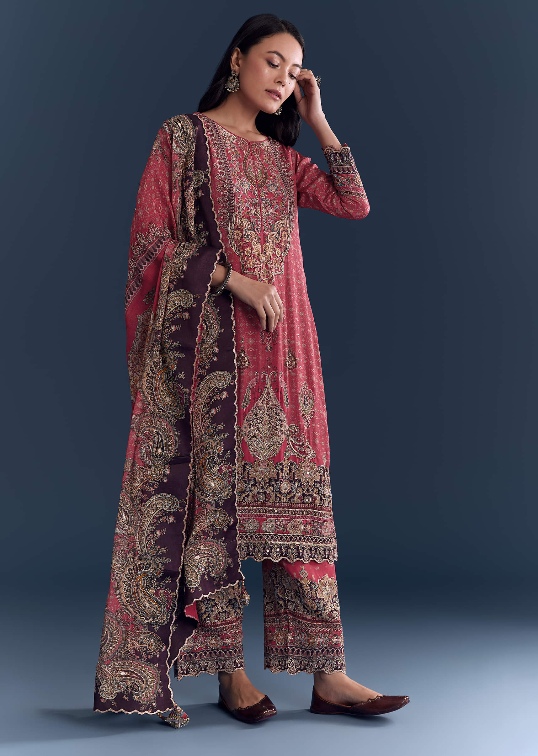 Pink Crepe Kurta Set Polished With Indie Print And Zari Work - Image 3