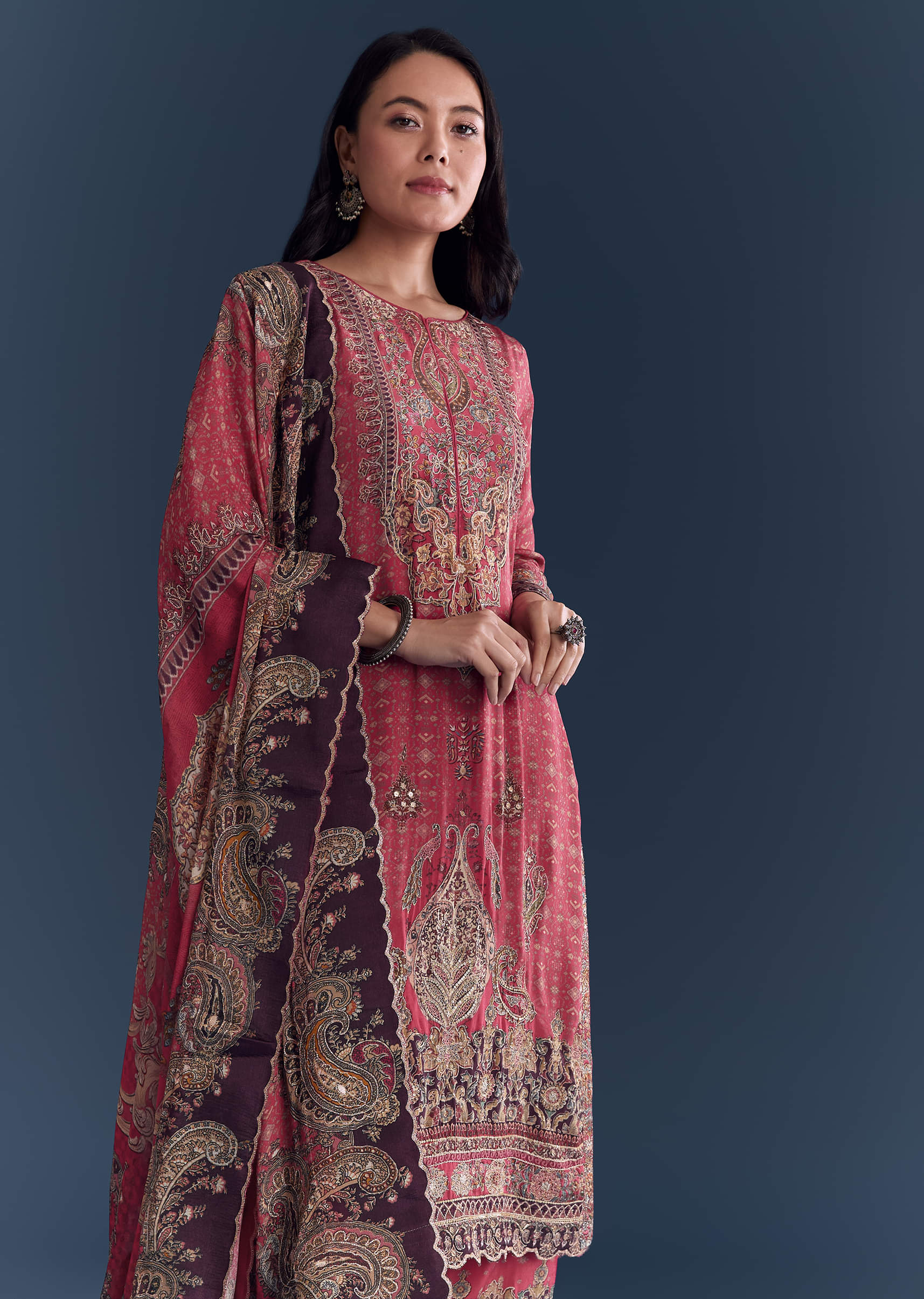Pink Crepe Kurta Set Polished With Indie Print And Zari Work - Image 4
