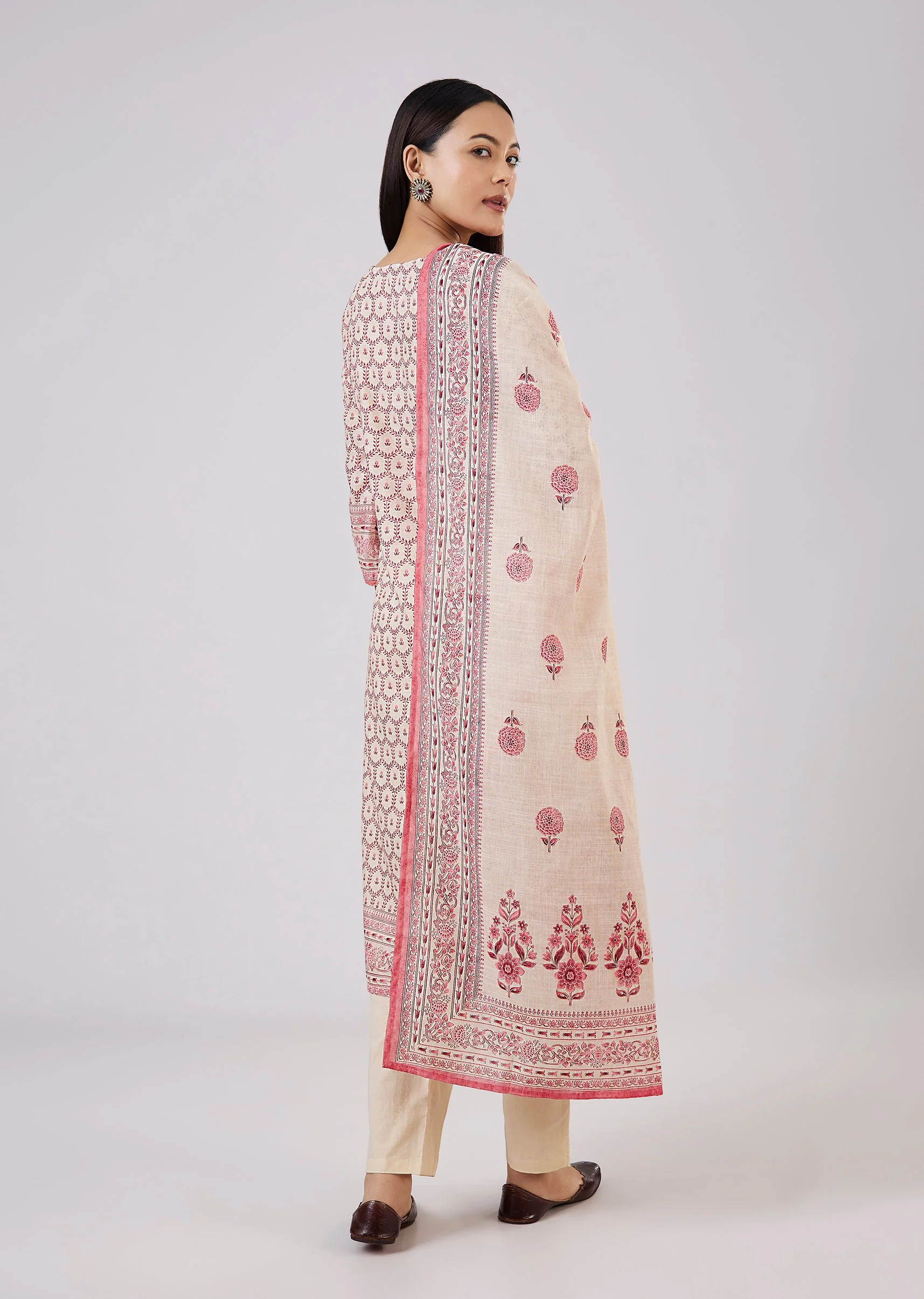 Pink Linen Kurta Set With Sequins Detailing - Image 5