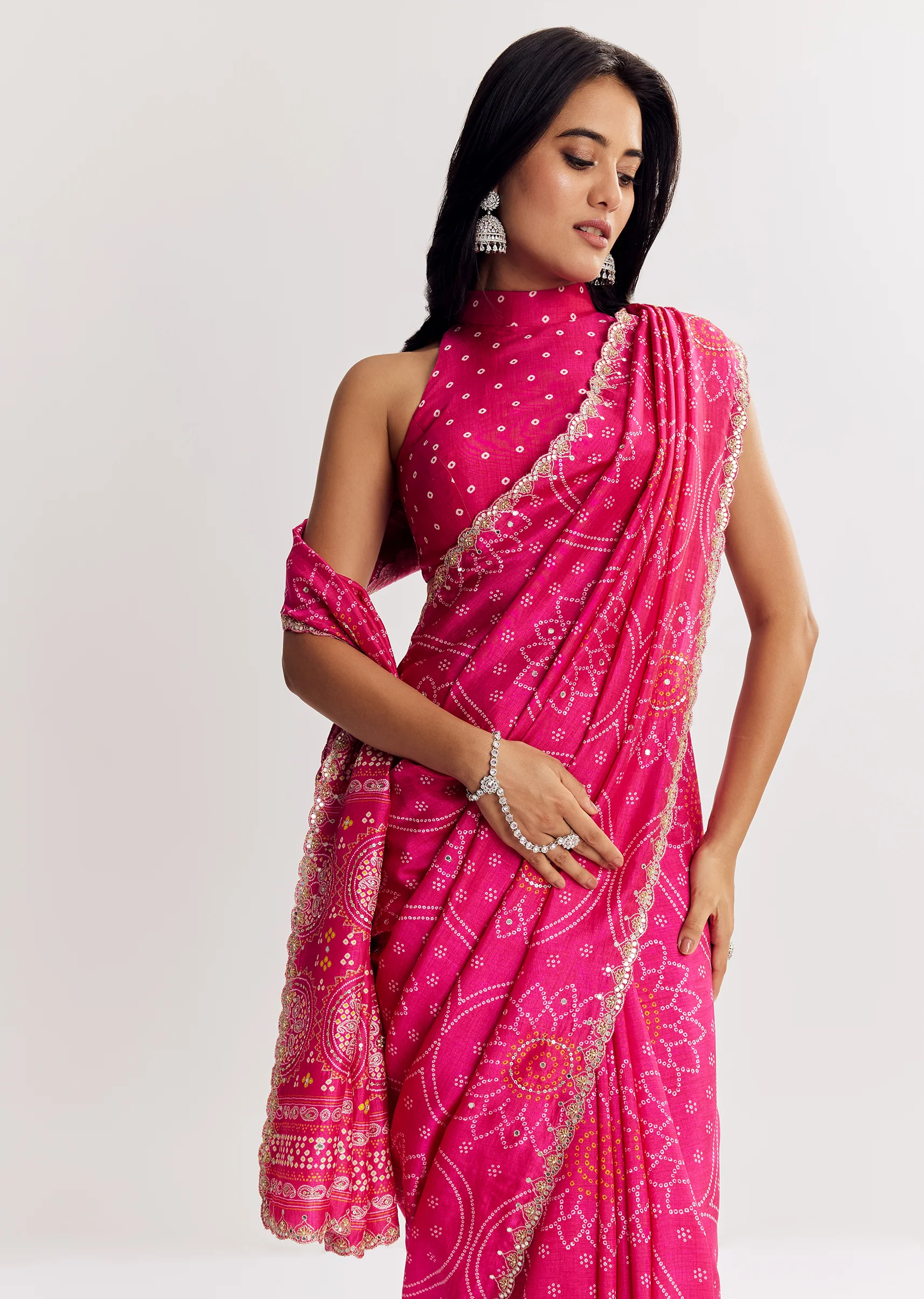 Pink Muslin Bandhani Printed Saree With Zari And Mirror Embroidery - Image 4