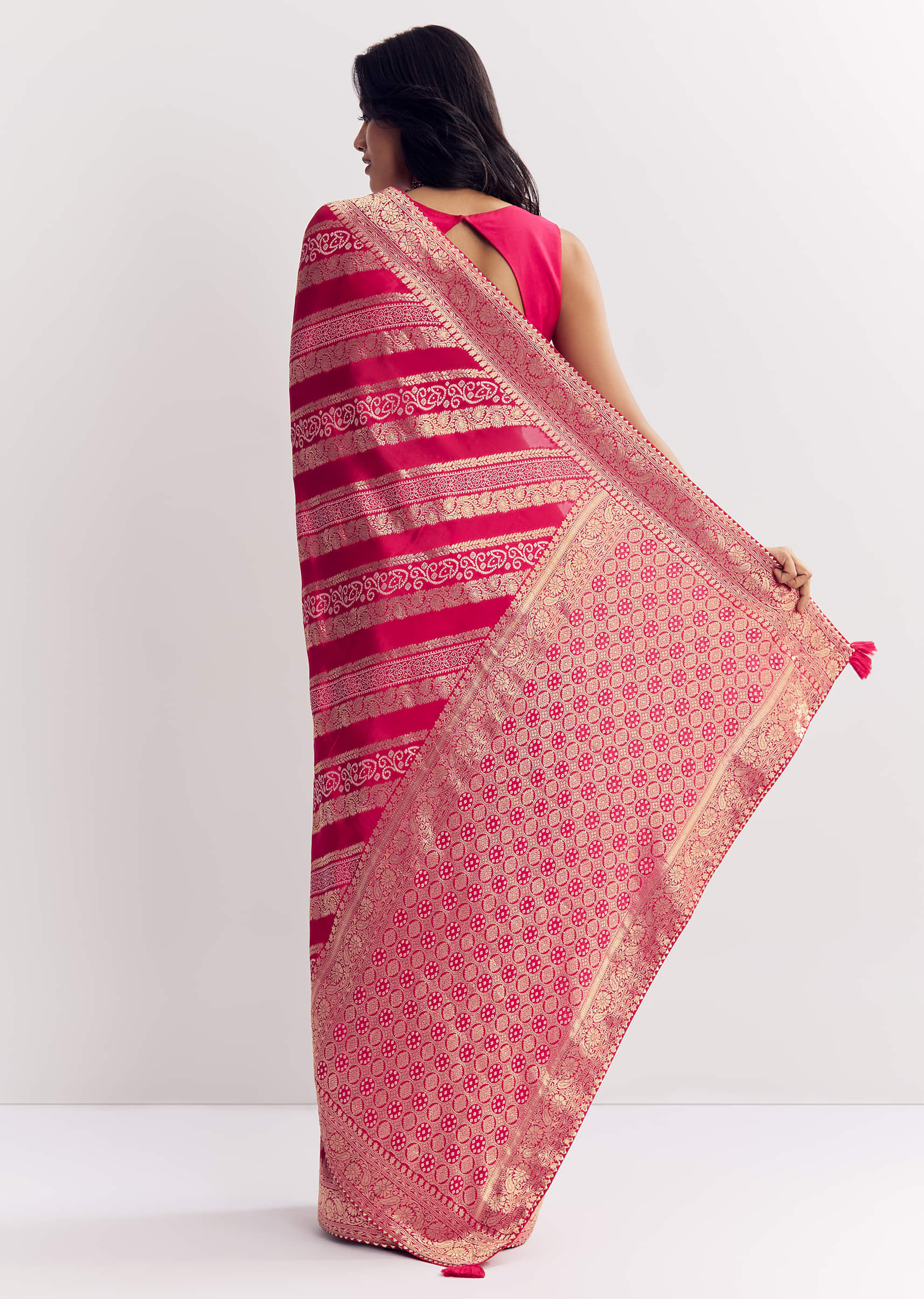 Pink Satin Saree With Zari Vine Design - Image 4