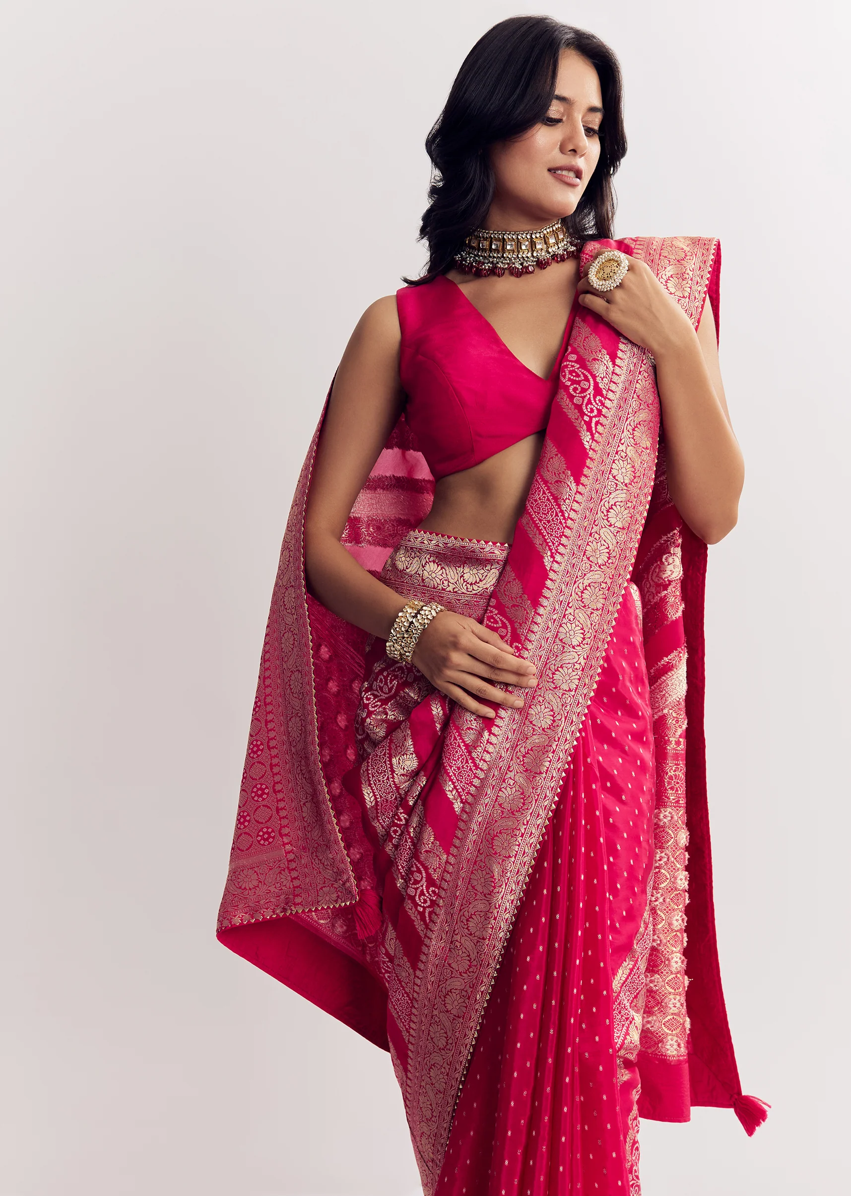 Pink Satin Saree With Zari Vine Design - Image 5