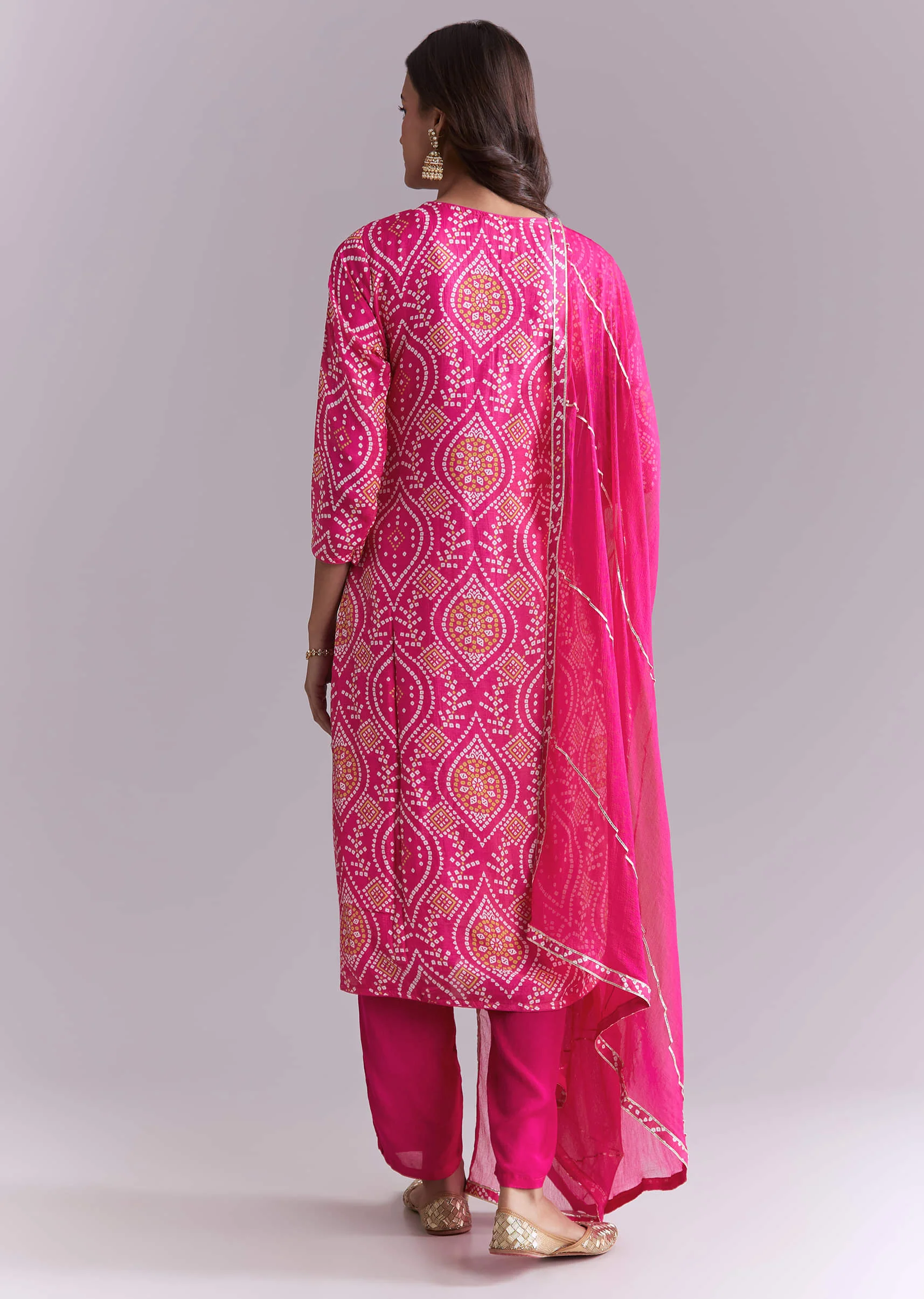Pink Silk Kurta Set With Bandhani Print And Embroidery - Image 5