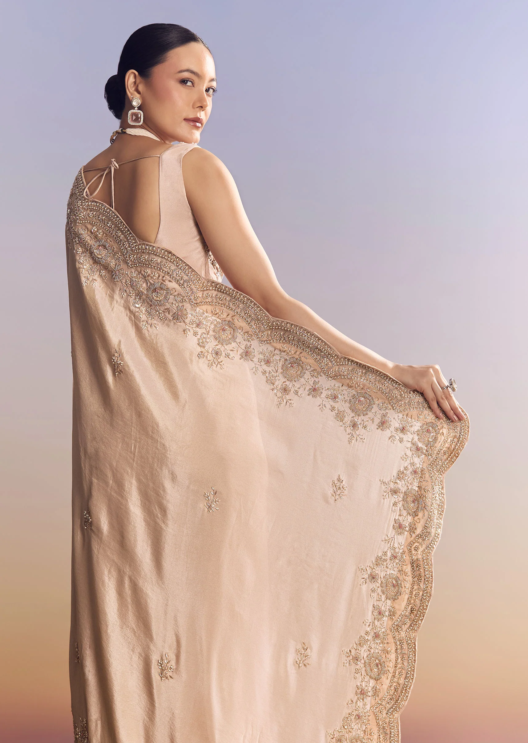 Pink Tissue Saree With Scallop Border - Image 4